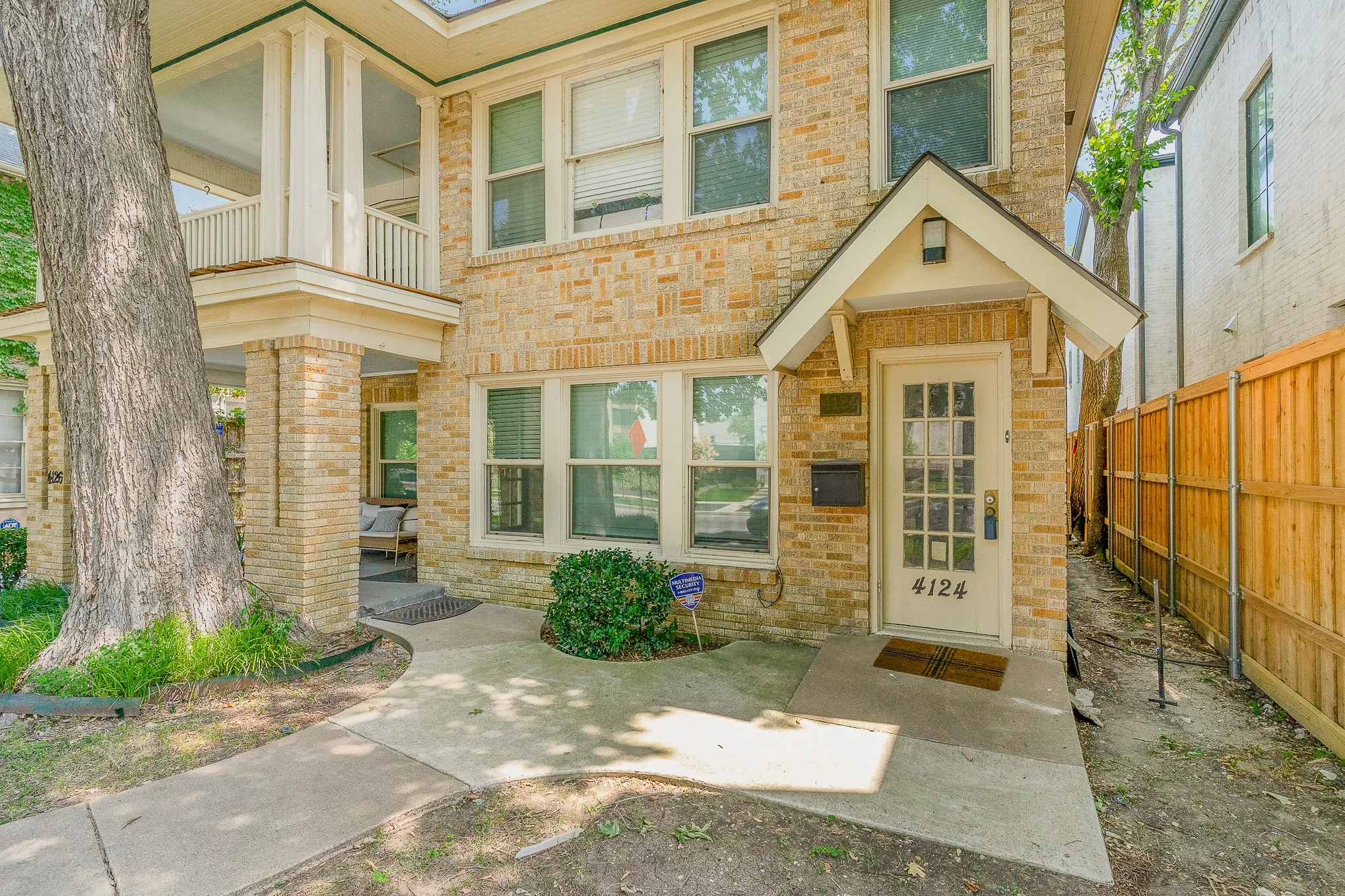 Duplex For Rent in Dallas County , 4124 Herschel Avenue, Dallas, Texas 75219, 2 Bedroom, 2 Bathroom, Garage spaces, 1,650 Sqft, built in 1928, mls#21339827, Real Estate Agent in Dallas, Homes For Rent in Dallas county, Homes For Rent in Dallas, Realtor in Dallas Texas, Real Estate Brokerage Independent Realty Texas, Luminita Cordes Realtor