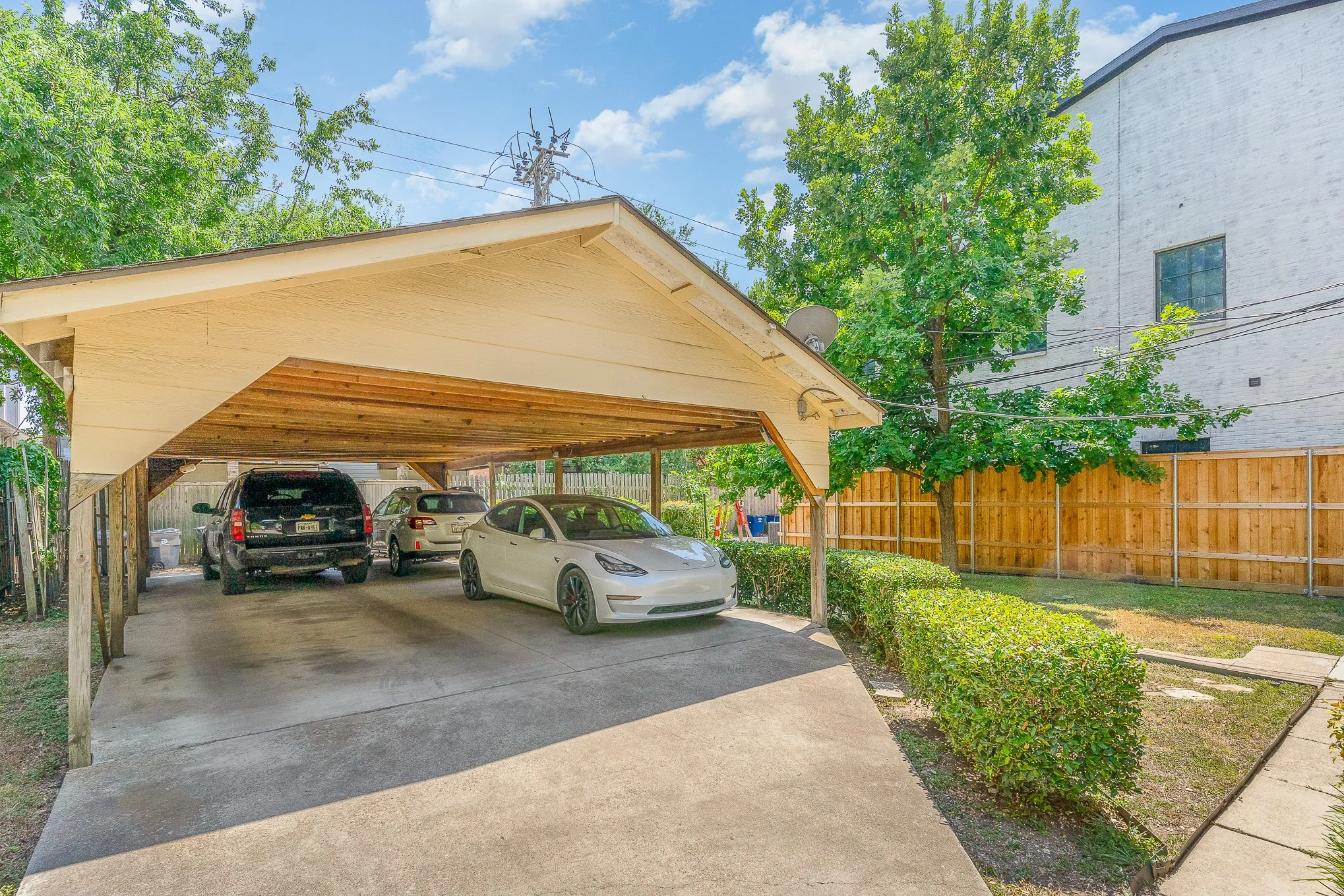 Duplex For Rent in Dallas County , 4124 Herschel Avenue, Dallas, Texas 75219, 2 Bedroom, 2 Bathroom, Garage spaces, 1,650 Sqft, built in 1928, mls#21339827, Real Estate Agent in Dallas, Homes For Rent in Dallas county, Homes For Rent in Dallas, Realtor in Dallas Texas, Real Estate Brokerage Independent Realty Texas, Luminita Cordes Realtor