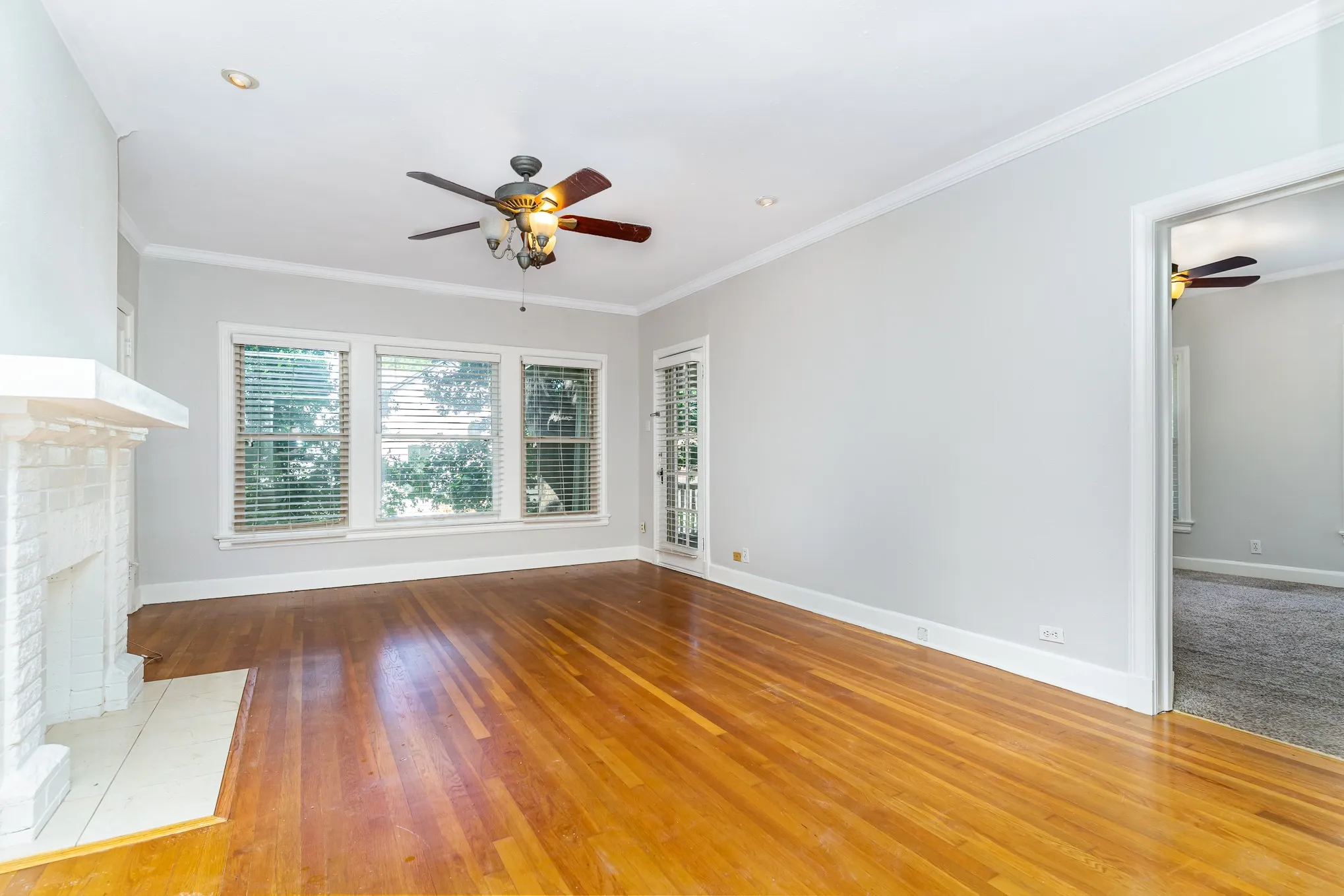 Duplex For Rent in Dallas County , 4124 Herschel Avenue, Dallas, Texas 75219, 2 Bedroom, 2 Bathroom, Garage spaces, 1,650 Sqft, built in 1928, mls#21339827, Real Estate Agent in Dallas, Homes For Rent in Dallas county, Homes For Rent in Dallas, Realtor in Dallas Texas, Real Estate Brokerage Independent Realty Texas, Luminita Cordes Realtor