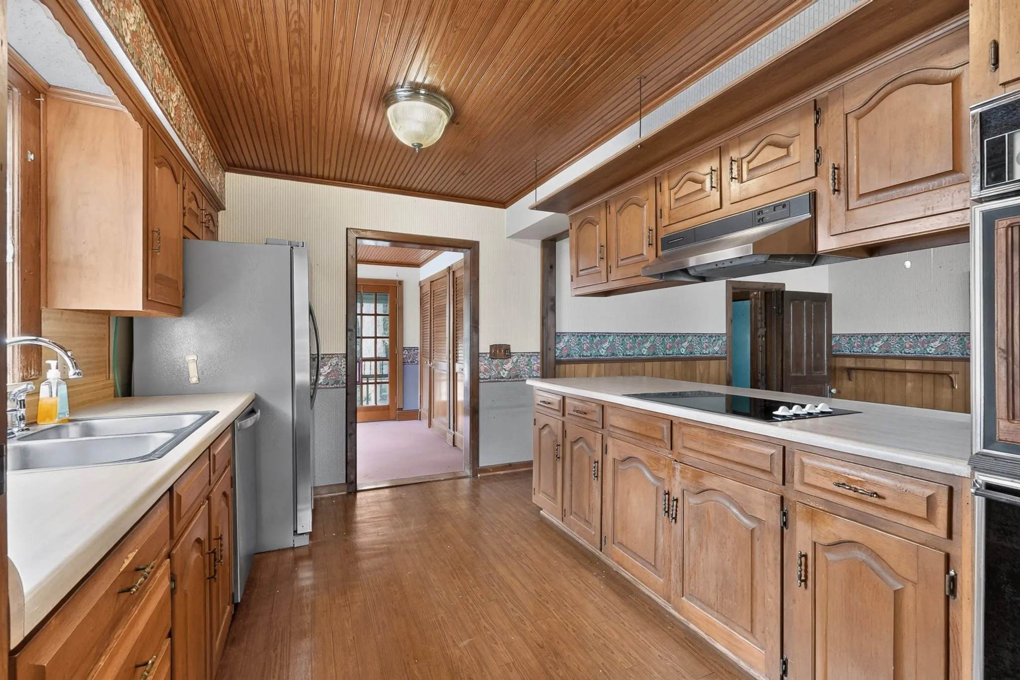 Single Family Residence For Sale in Kaufman County , 604 Johnson Street, Terrell, Texas 75160, 3 Bedroom, 2 Bathroom, 2 Garage spaces, 1,872 Sqft, built in 1900, mls#21338607, Real Estate Agent in Terrell, Homes For Sale in Kaufman county, Homes For Sale in Terrell, Realtor in Terrell Texas, Real Estate Brokerage Independent Realty Texas, Luminita Cordes Realtor