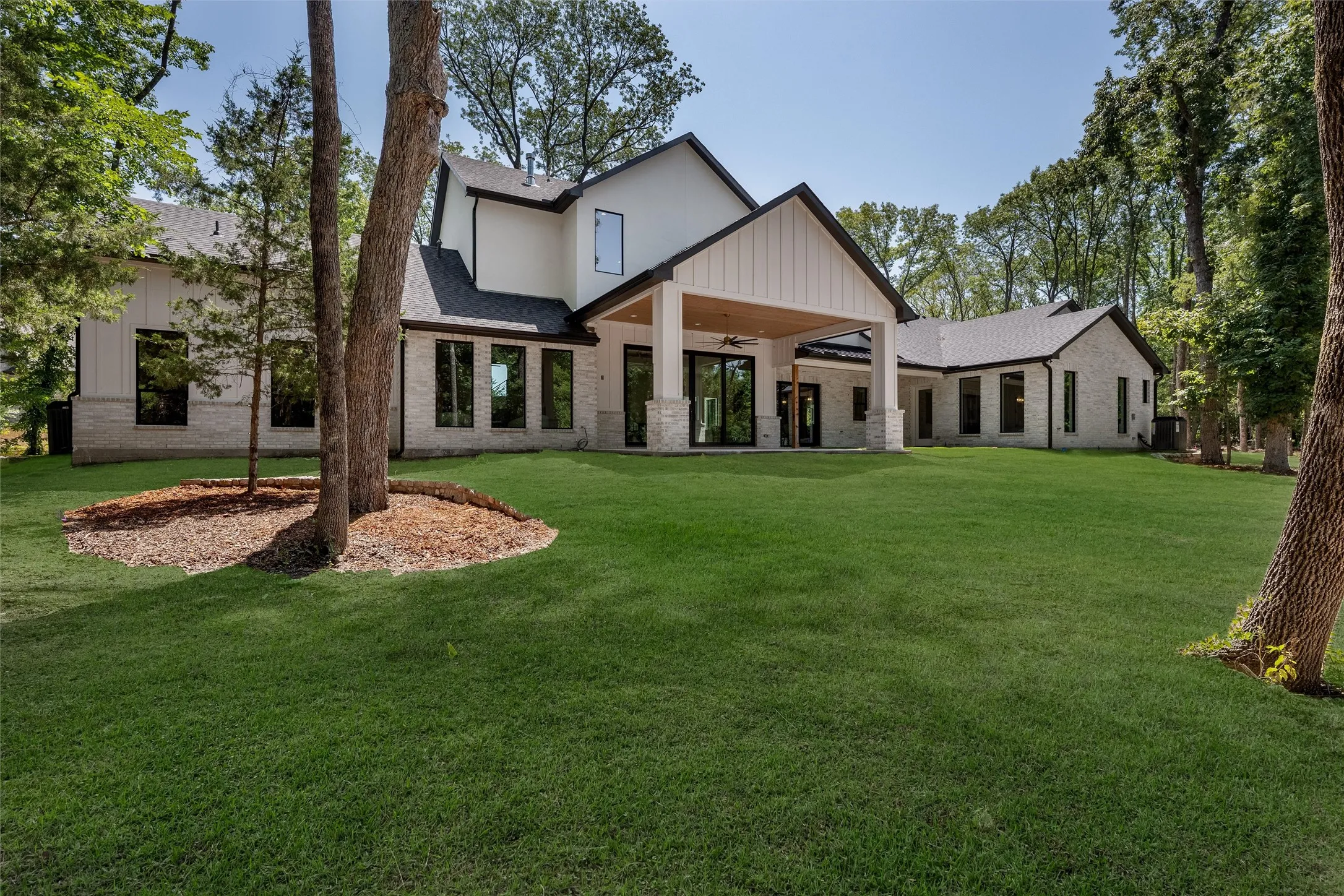 Single Family Residence For Sale in Grayson County , 507 Abagail Lane, Van Alstyne, Texas 75495, 4 Bedroom, 5 Bathroom, 3 Garage spaces, 5,600 Sqft, built in 2026, mls#21339532, Real Estate Agent in Van Alstyne, Homes For Sale in Grayson county, Homes For Sale in Van Alstyne, Realtor in Van Alstyne Texas, Real Estate Brokerage Independent Realty Texas, Luminita Cordes Realtor
