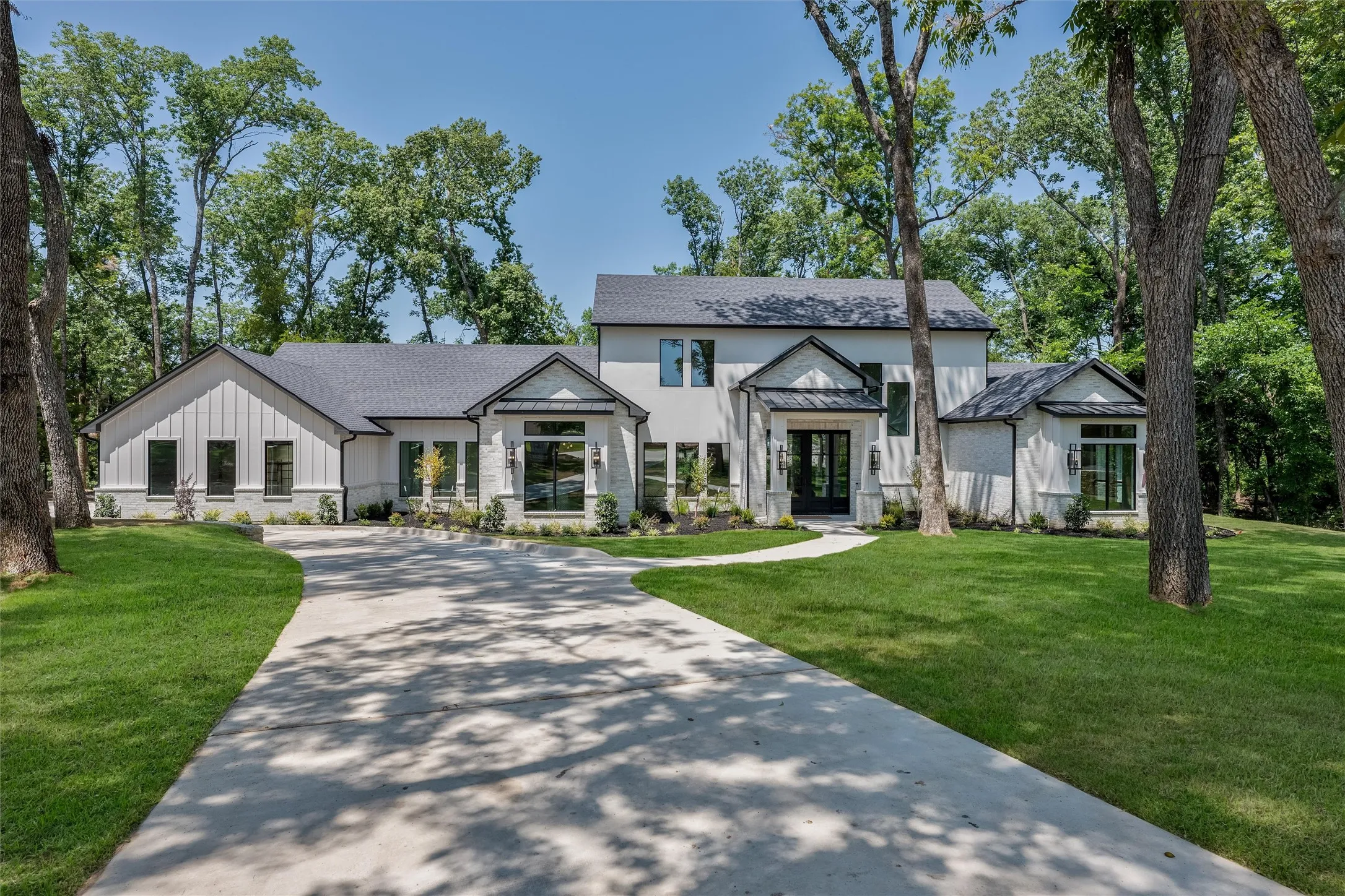 Single Family Residence For Sale in Grayson County , 507 Abagail Lane, Van Alstyne, Texas 75495, 4 Bedroom, 5 Bathroom, 3 Garage spaces, 5,600 Sqft, built in 2026, mls#21339532, Real Estate Agent in Van Alstyne, Homes For Sale in Grayson county, Homes For Sale in Van Alstyne, Realtor in Van Alstyne Texas, Real Estate Brokerage Independent Realty Texas, Luminita Cordes Realtor