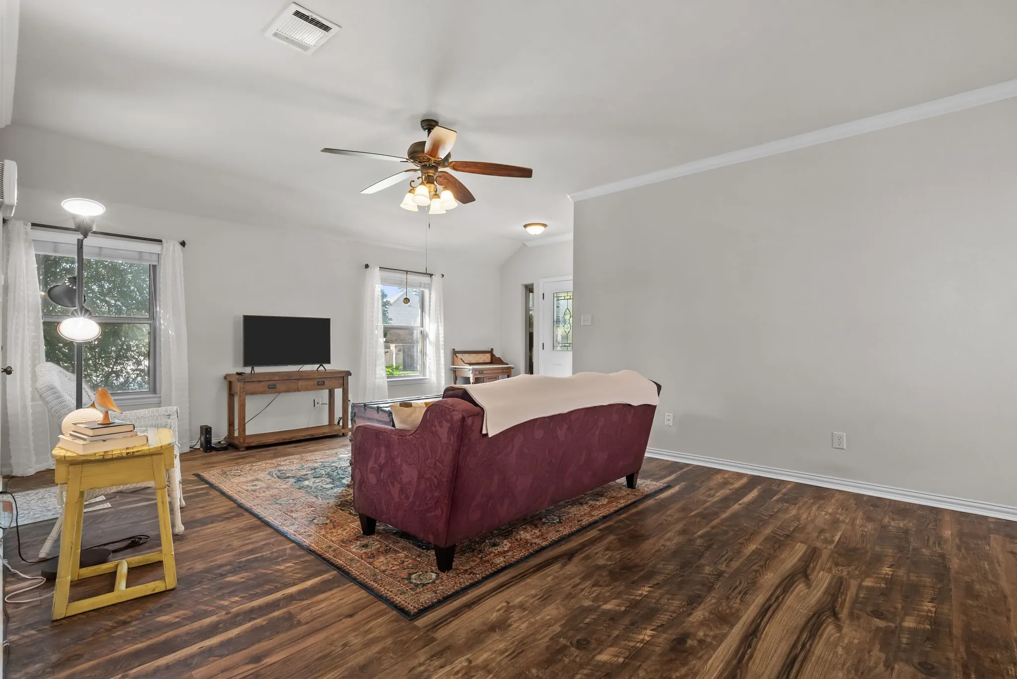 Single Family Residence For Sale in Parker County , 1261 Newcastle Drive, Weatherford, Texas 76086, 3 Bedroom, 2 Bathroom, 2 Garage spaces, 1,403 Sqft, built in 2015, mls#21339830, Real Estate Agent in Weatherford, Homes For Sale in Parker county, Homes For Sale in Weatherford, Realtor in Weatherford Texas, Real Estate Brokerage Independent Realty Texas, Luminita Cordes Realtor