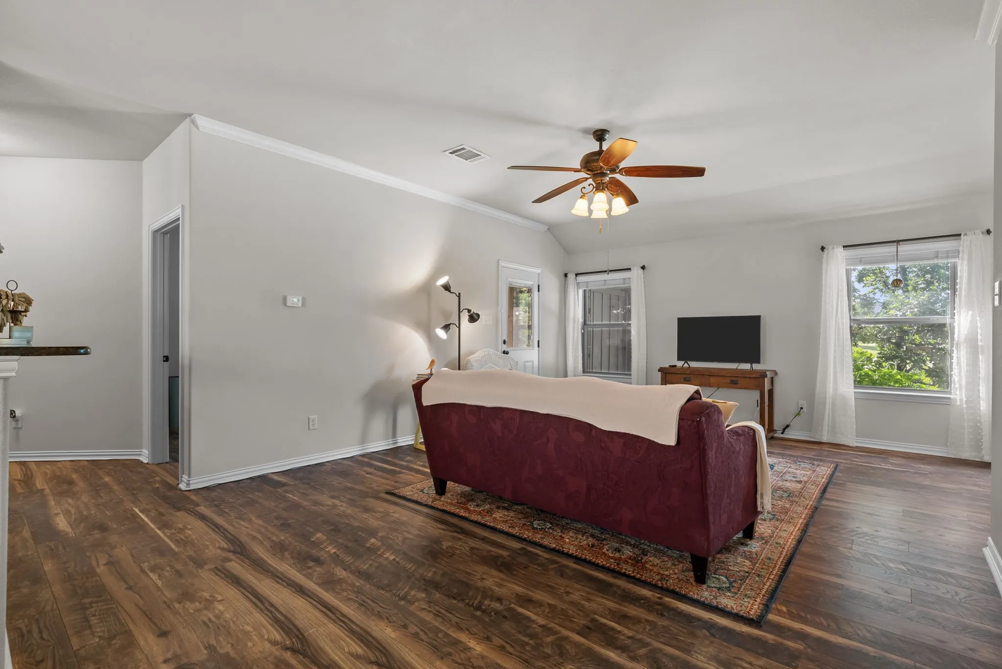 Single Family Residence For Sale in Parker County , 1261 Newcastle Drive, Weatherford, Texas 76086, 3 Bedroom, 2 Bathroom, 2 Garage spaces, 1,403 Sqft, built in 2015, mls#21339830, Real Estate Agent in Weatherford, Homes For Sale in Parker county, Homes For Sale in Weatherford, Realtor in Weatherford Texas, Real Estate Brokerage Independent Realty Texas, Luminita Cordes Realtor