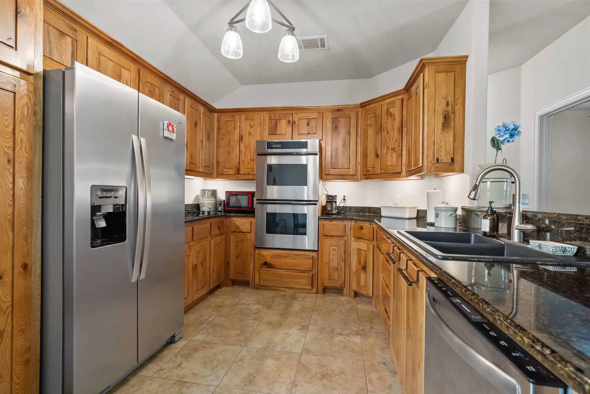 Single Family Residence For Sale in Parker County , 1261 Newcastle Drive, Weatherford, Texas 76086, 3 Bedroom, 2 Bathroom, 2 Garage spaces, 1,403 Sqft, built in 2015, mls#21339830, Real Estate Agent in Weatherford, Homes For Sale in Parker county, Homes For Sale in Weatherford, Realtor in Weatherford Texas, Real Estate Brokerage Independent Realty Texas, Luminita Cordes Realtor