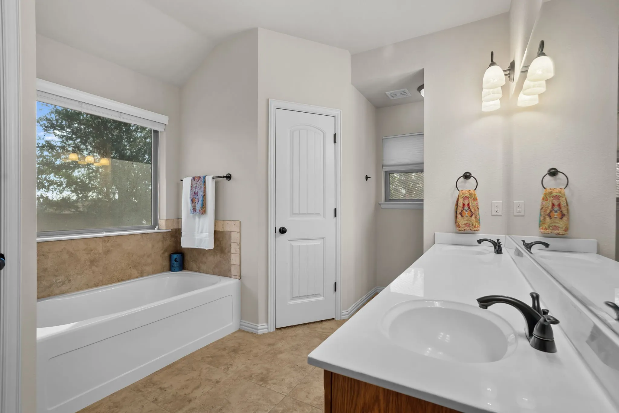 Single Family Residence For Sale in Parker County , 1261 Newcastle Drive, Weatherford, Texas 76086, 3 Bedroom, 2 Bathroom, 2 Garage spaces, 1,403 Sqft, built in 2015, mls#21339830, Real Estate Agent in Weatherford, Homes For Sale in Parker county, Homes For Sale in Weatherford, Realtor in Weatherford Texas, Real Estate Brokerage Independent Realty Texas, Luminita Cordes Realtor