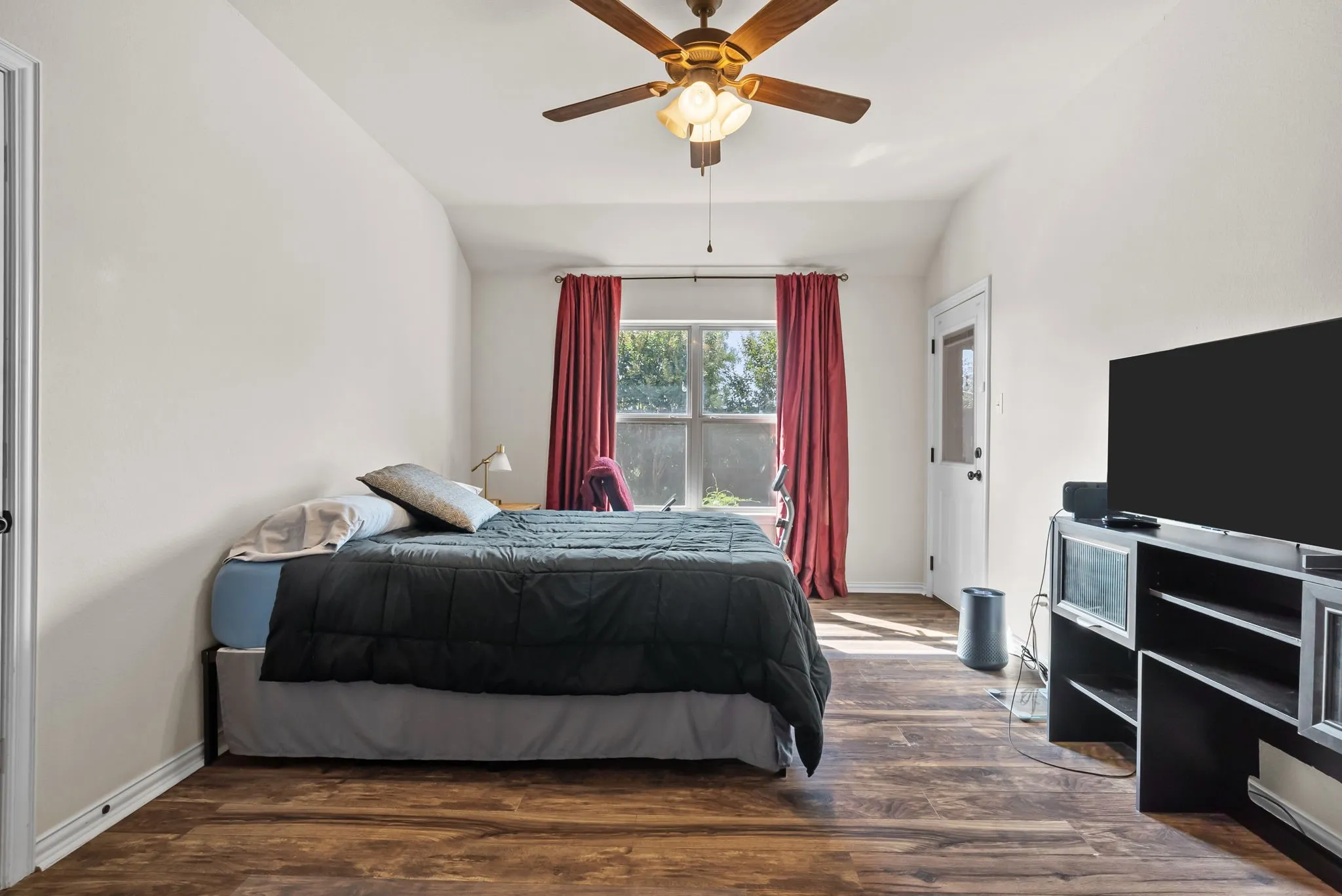 Single Family Residence For Sale in Parker County , 1261 Newcastle Drive, Weatherford, Texas 76086, 3 Bedroom, 2 Bathroom, 2 Garage spaces, 1,403 Sqft, built in 2015, mls#21339830, Real Estate Agent in Weatherford, Homes For Sale in Parker county, Homes For Sale in Weatherford, Realtor in Weatherford Texas, Real Estate Brokerage Independent Realty Texas, Luminita Cordes Realtor
