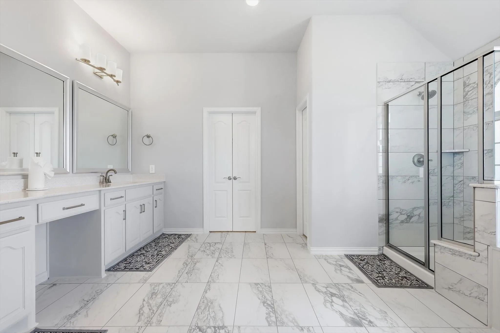 Master bath upstairs