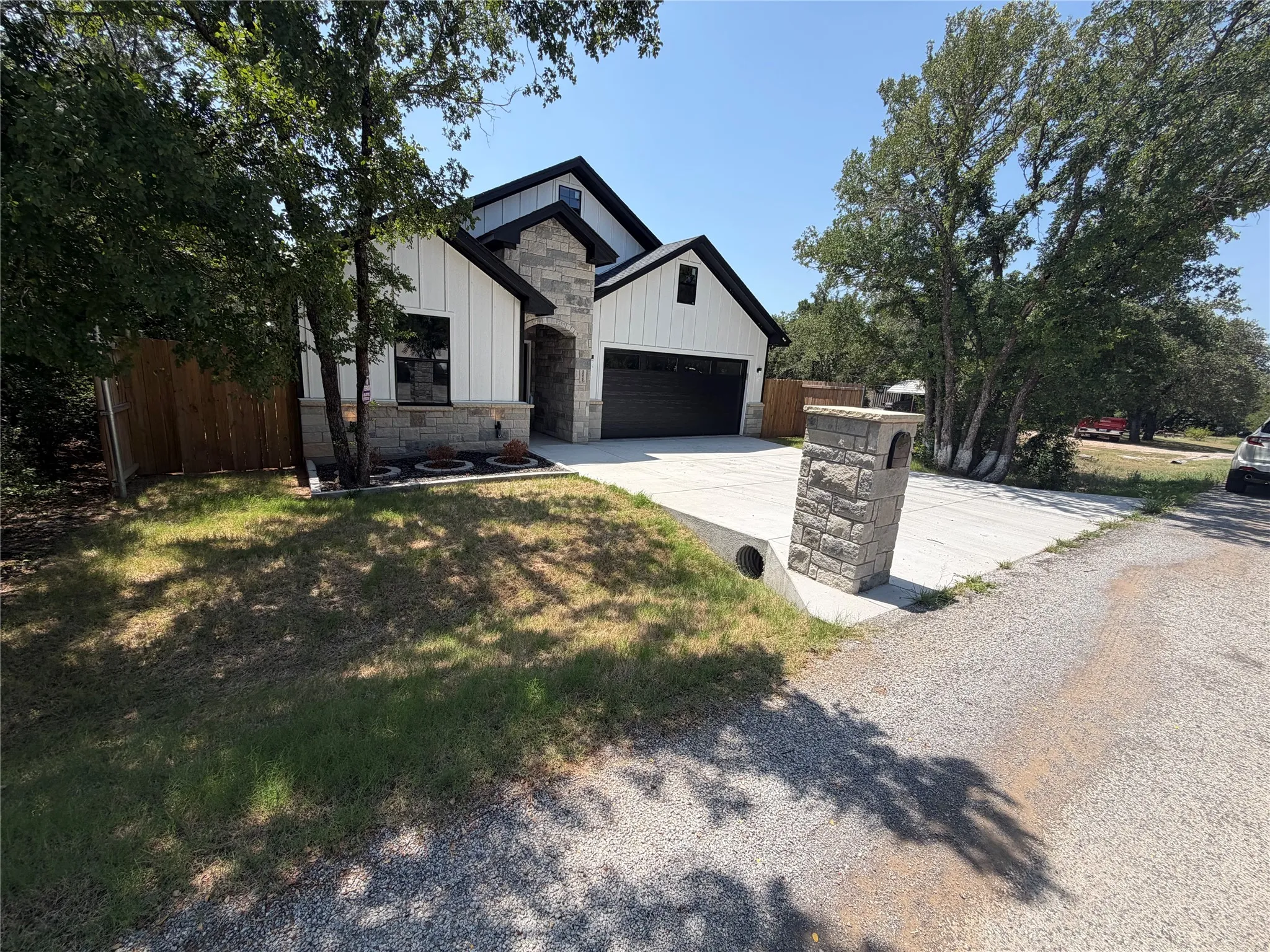 Single Family Residence For Sale in Hood County , 3025 Red Oak Drive, Granbury, Texas 76048, 3 Bedroom, 2 Bathroom, 2 Garage spaces, 1,418 Sqft, built in 2025, mls#21338043, Real Estate Agent in Granbury, Homes For Sale in Hood county, Homes For Sale in Granbury, Realtor in Granbury Texas, Real Estate Brokerage Independent Realty Texas, Luminita Cordes Realtor