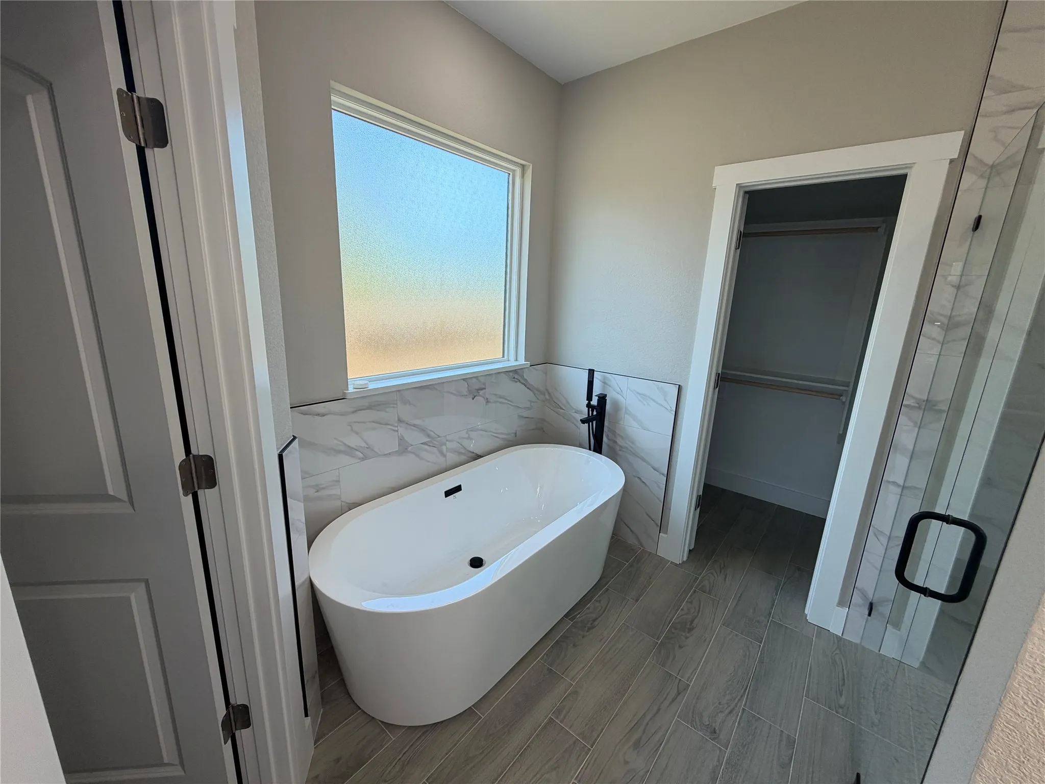 Single Family Residence For Sale in Hood County , 3025 Red Oak Drive, Granbury, Texas 76048, 3 Bedroom, 2 Bathroom, 2 Garage spaces, 1,418 Sqft, built in 2025, mls#21338043, Real Estate Agent in Granbury, Homes For Sale in Hood county, Homes For Sale in Granbury, Realtor in Granbury Texas, Real Estate Brokerage Independent Realty Texas, Luminita Cordes Realtor