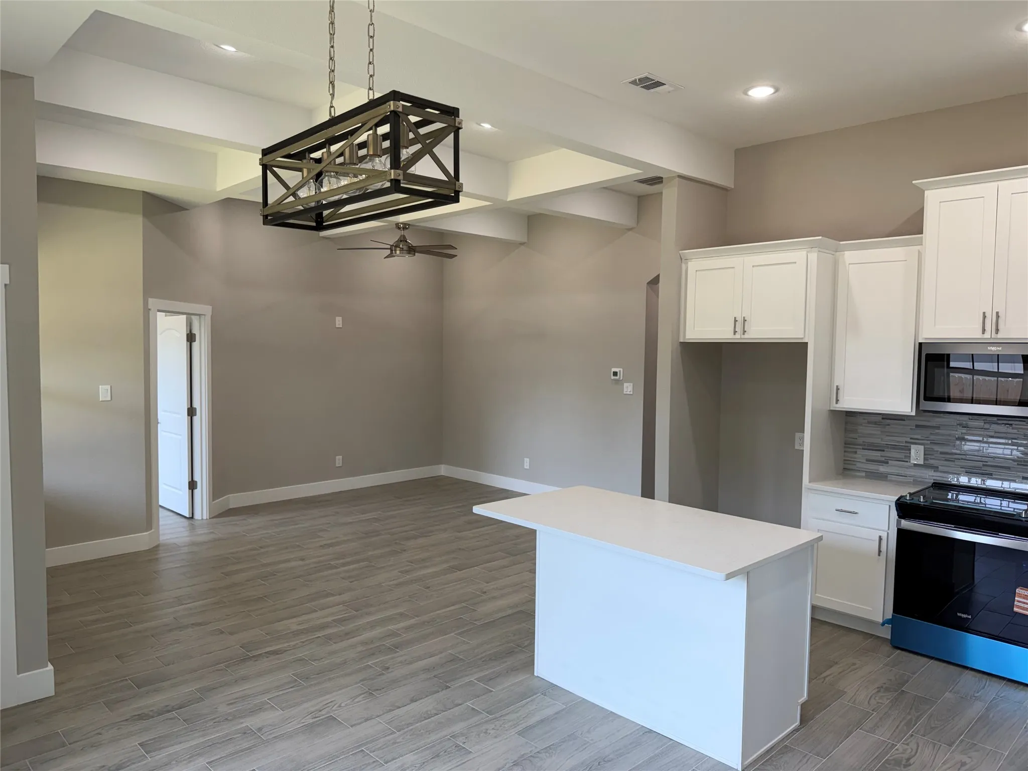 Single Family Residence For Sale in Hood County , 3025 Red Oak Drive, Granbury, Texas 76048, 3 Bedroom, 2 Bathroom, 2 Garage spaces, 1,418 Sqft, built in 2025, mls#21338043, Real Estate Agent in Granbury, Homes For Sale in Hood county, Homes For Sale in Granbury, Realtor in Granbury Texas, Real Estate Brokerage Independent Realty Texas, Luminita Cordes Realtor