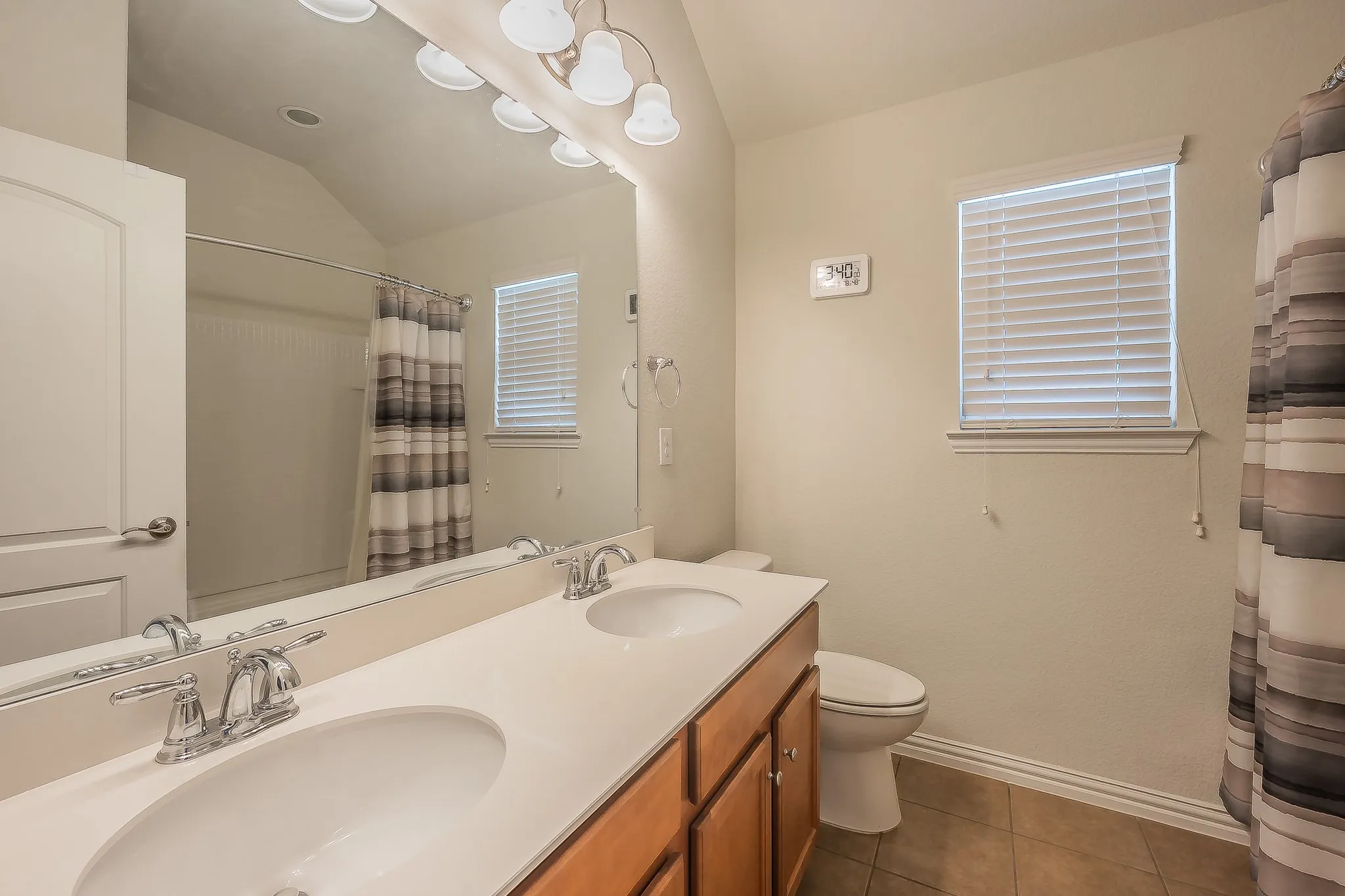 Single Family Residence For Sale in Tarrant County , 1908 Brahorn Lane, Fort Worth, Texas 76131, 3 Bedroom, 2 Bathroom, 2 Garage spaces, 2,462 Sqft, built in 2016, mls#21339810, Real Estate Agent in Fort Worth, Homes For Sale in Tarrant county, Homes For Sale in Fort Worth, Realtor in Fort Worth Texas, Real Estate Brokerage Independent Realty Texas, Luminita Cordes Realtor