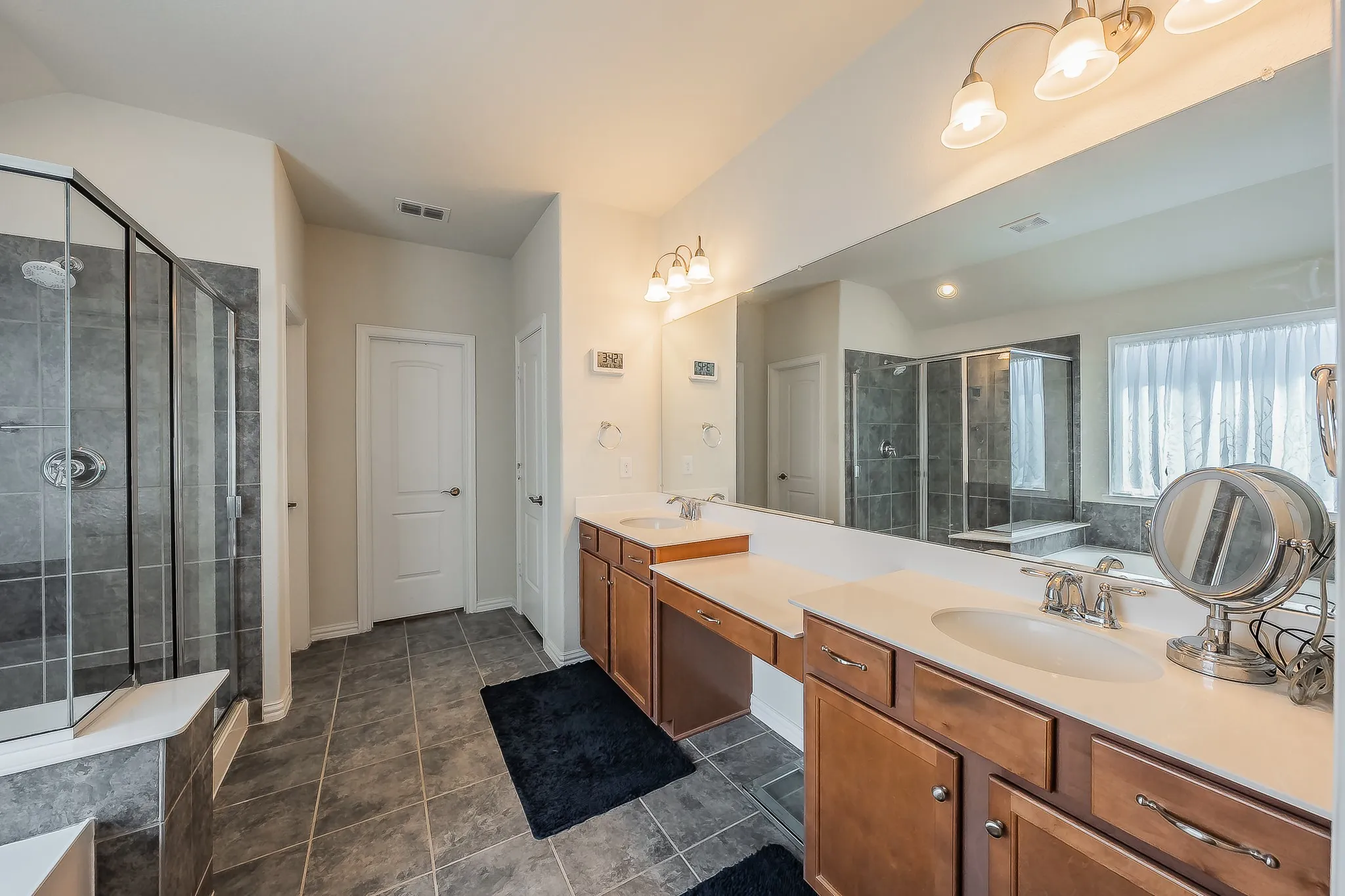 Single Family Residence For Sale in Tarrant County , 1908 Brahorn Lane, Fort Worth, Texas 76131, 3 Bedroom, 2 Bathroom, 2 Garage spaces, 2,462 Sqft, built in 2016, mls#21339810, Real Estate Agent in Fort Worth, Homes For Sale in Tarrant county, Homes For Sale in Fort Worth, Realtor in Fort Worth Texas, Real Estate Brokerage Independent Realty Texas, Luminita Cordes Realtor