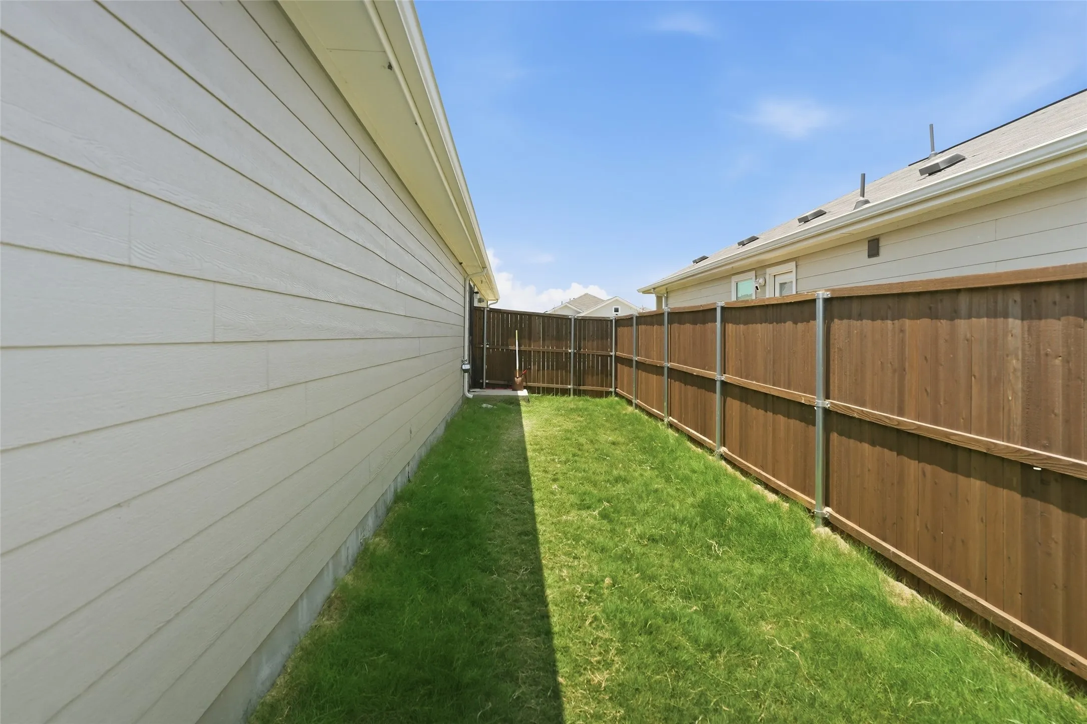 Single Family Residence For Rent in Denton County , 4032 Criollo Court, Providence Village, Texas 76227, 3 Bedroom, 2 Bathroom, 2 Garage spaces, 1,436 Sqft, built in 2024, mls#21339747, Real Estate Agent in Providence Village, Homes For Rent in Denton county, Homes For Rent in Providence Village, Realtor in Providence Village Texas, Real Estate Brokerage Independent Realty Texas, Luminita Cordes Realtor