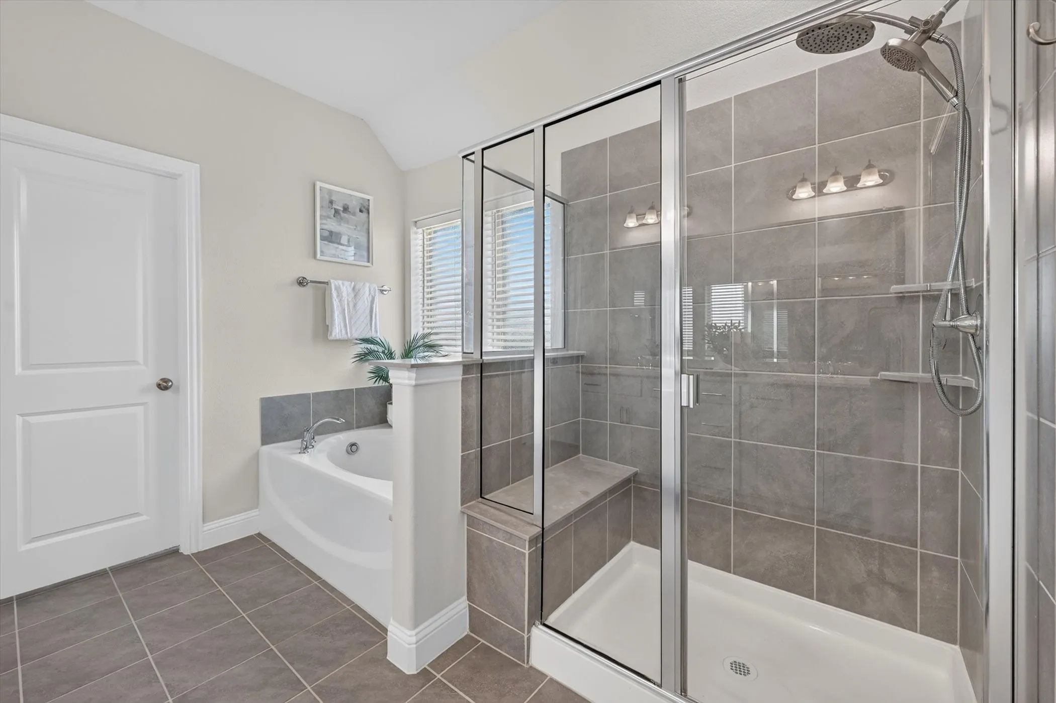 Primary ensuite bath