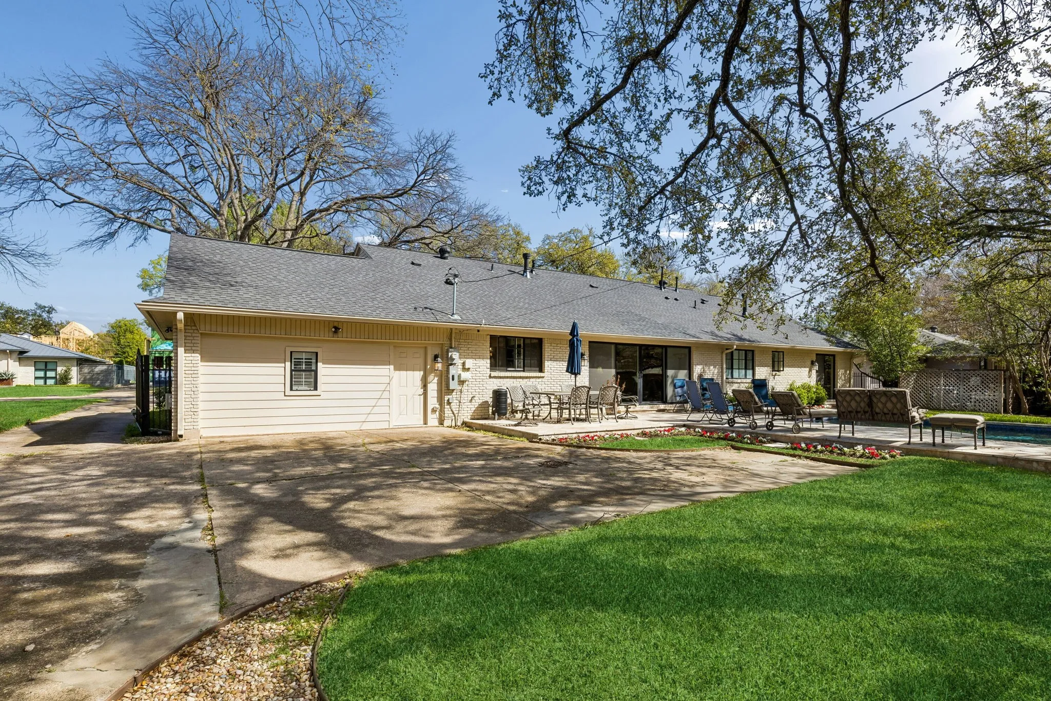 Single Family Residence For Sale in Dallas County , 5712 Ridgetown Circle, Dallas, Texas 75230, 4 Bedroom, 4 Bathroom, Garage spaces, 3,075 Sqft, built in 1960, mls#21339849, Real Estate Agent in Dallas, Homes For Sale in Dallas county, Homes For Sale in Dallas, Realtor in Dallas Texas, Real Estate Brokerage Independent Realty Texas, Luminita Cordes Realtor