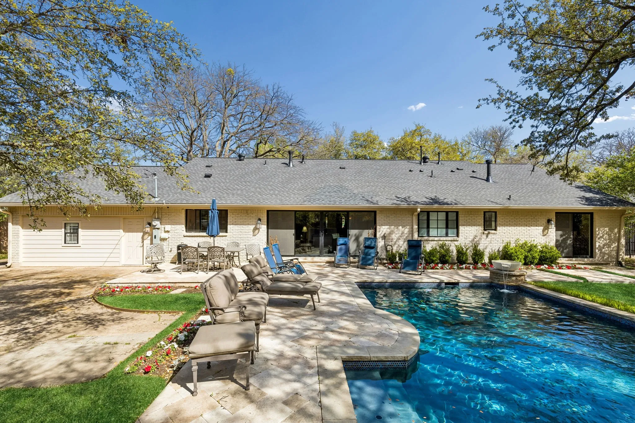 Single Family Residence For Sale in Dallas County , 5712 Ridgetown Circle, Dallas, Texas 75230, 4 Bedroom, 4 Bathroom, Garage spaces, 3,075 Sqft, built in 1960, mls#21339849, Real Estate Agent in Dallas, Homes For Sale in Dallas county, Homes For Sale in Dallas, Realtor in Dallas Texas, Real Estate Brokerage Independent Realty Texas, Luminita Cordes Realtor