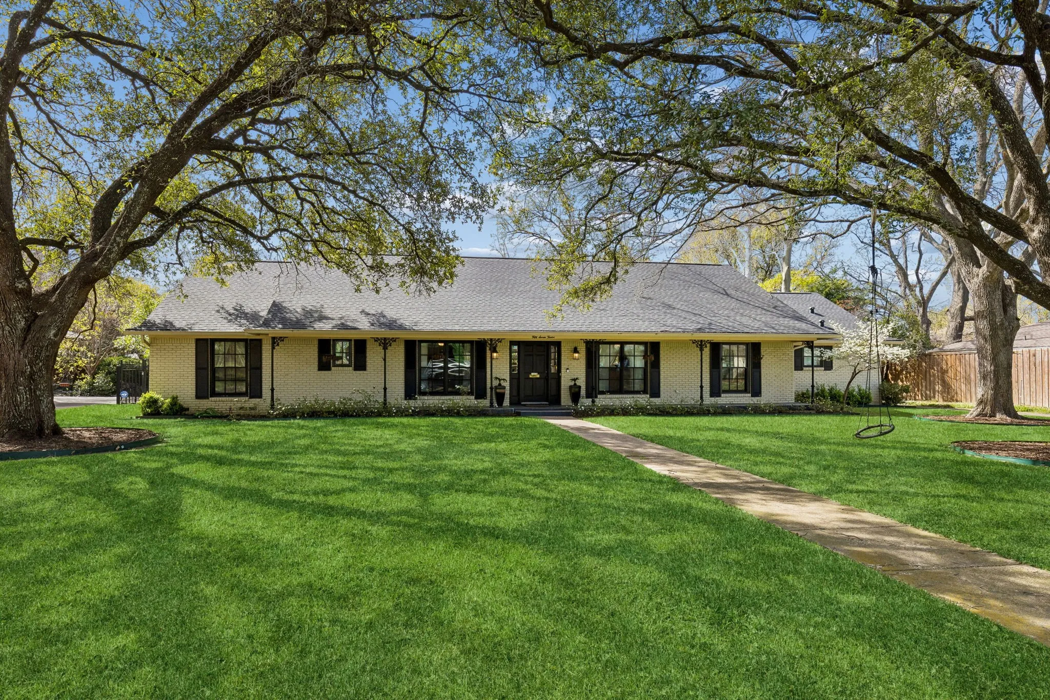 Single Family Residence For Sale in Dallas County , 5712 Ridgetown Circle, Dallas, Texas 75230, 4 Bedroom, 4 Bathroom, Garage spaces, 3,075 Sqft, built in 1960, mls#21339849, Real Estate Agent in Dallas, Homes For Sale in Dallas county, Homes For Sale in Dallas, Realtor in Dallas Texas, Real Estate Brokerage Independent Realty Texas, Luminita Cordes Realtor