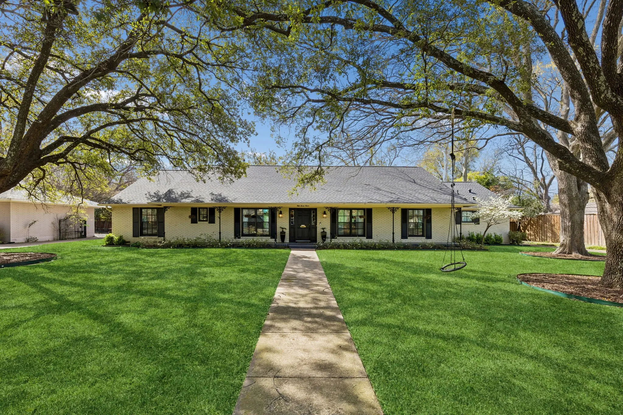 Single Family Residence For Sale in Dallas County , 5712 Ridgetown Circle, Dallas, Texas 75230, 4 Bedroom, 4 Bathroom, Garage spaces, 3,075 Sqft, built in 1960, mls#21339849, Real Estate Agent in Dallas, Homes For Sale in Dallas county, Homes For Sale in Dallas, Realtor in Dallas Texas, Real Estate Brokerage Independent Realty Texas, Luminita Cordes Realtor