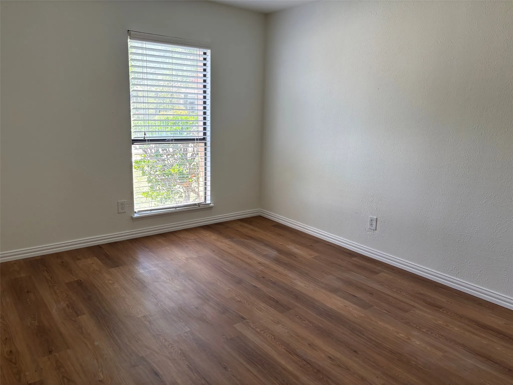 Single Family Residence For Rent in Dallas County , 522 Woodhurst Drive, Coppell, Texas 75019, 3 Bedroom, 2 Bathroom, 2 Garage spaces, 1,673 Sqft, built in 1979, mls#21336957, Real Estate Agent in Coppell, Homes For Rent in Dallas county, Homes For Rent in Coppell, Realtor in Coppell Texas, Real Estate Brokerage Independent Realty Texas, Luminita Cordes Realtor
