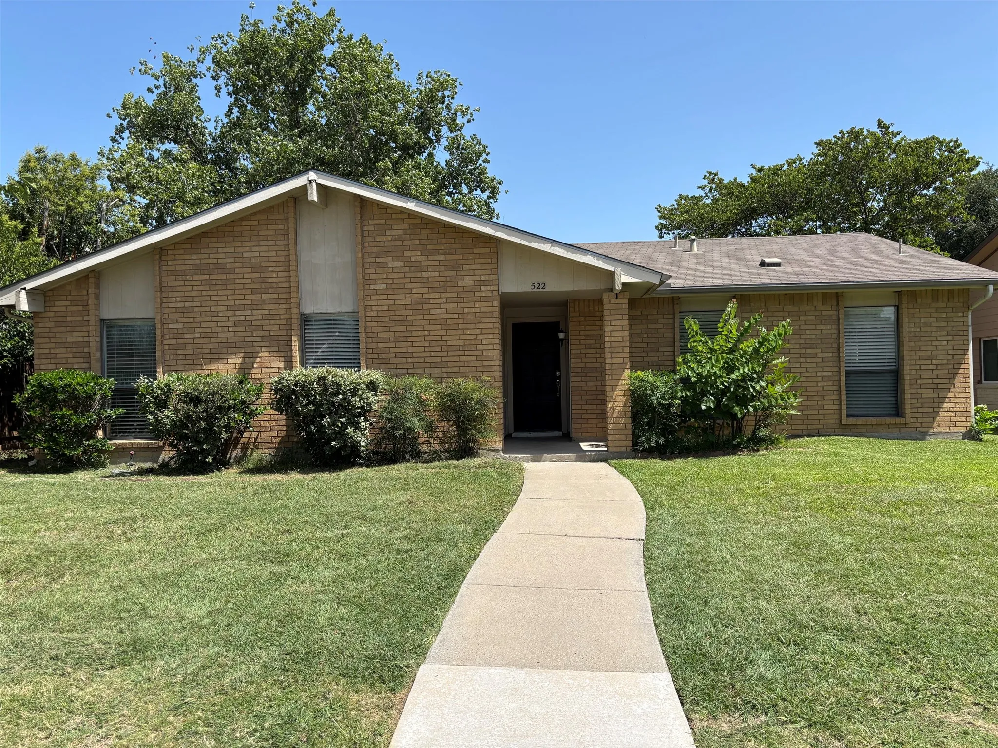 Single Family Residence For Rent in Dallas County , 522 Woodhurst Drive, Coppell, Texas 75019, 3 Bedroom, 2 Bathroom, 2 Garage spaces, 1,673 Sqft, built in 1979, mls#21336957, Real Estate Agent in Coppell, Homes For Rent in Dallas county, Homes For Rent in Coppell, Realtor in Coppell Texas, Real Estate Brokerage Independent Realty Texas, Luminita Cordes Realtor