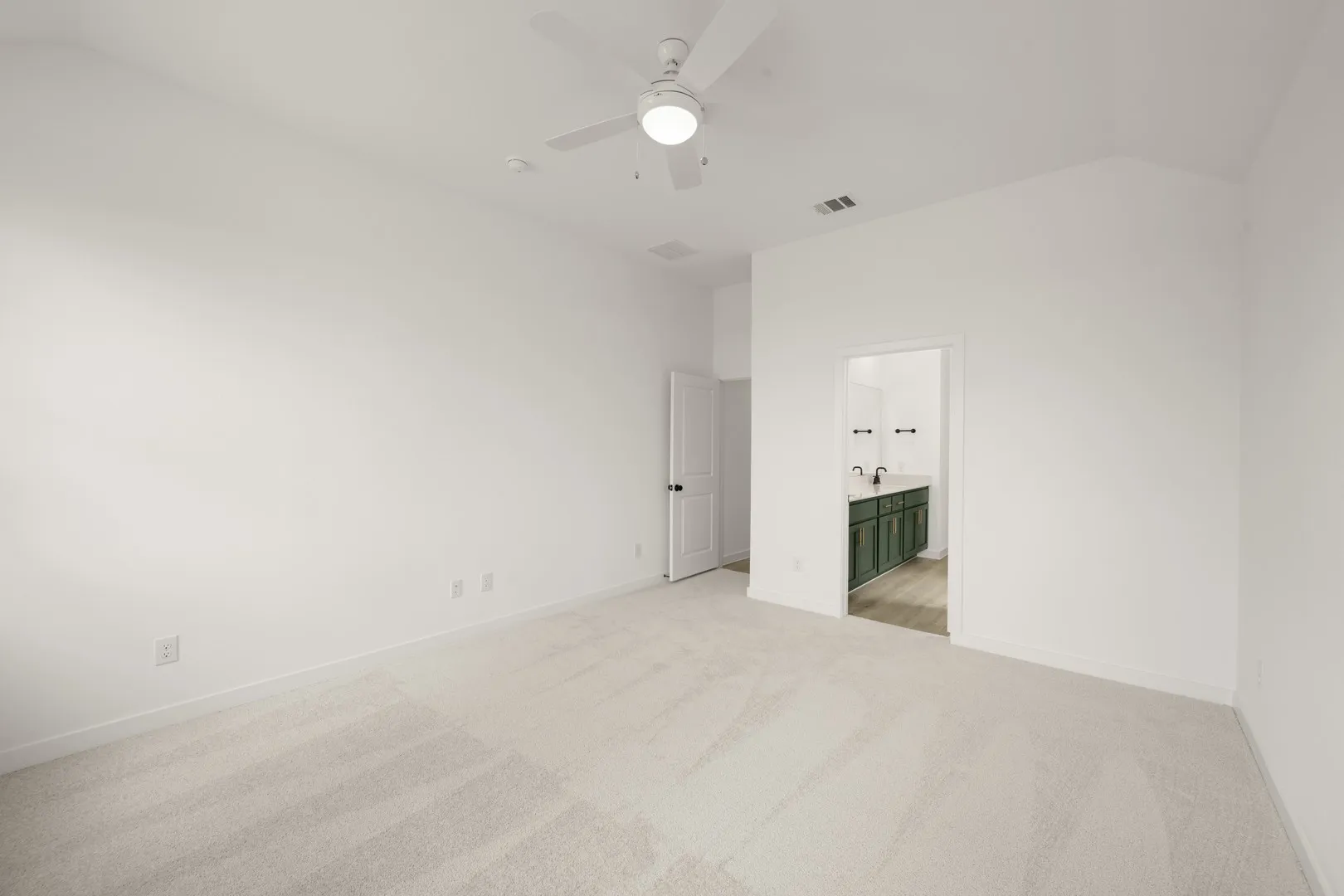 645 Tyronza- Primary Suite-2