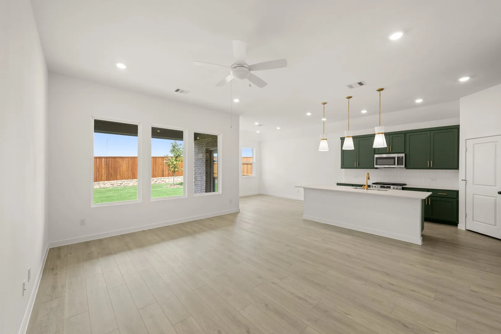 645 Tyronza- Living Room-1