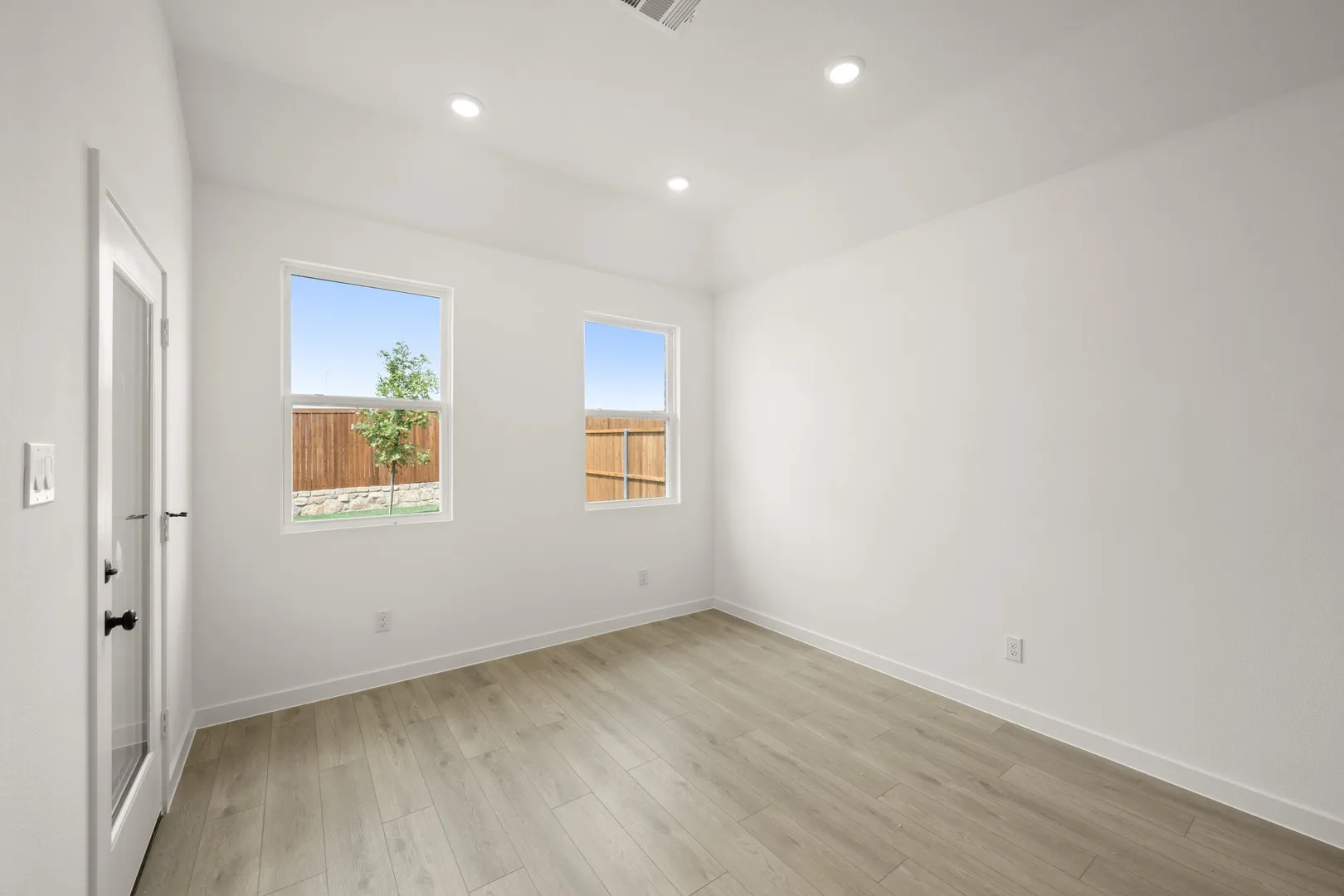 645 Tyronza- Dining Room-2
