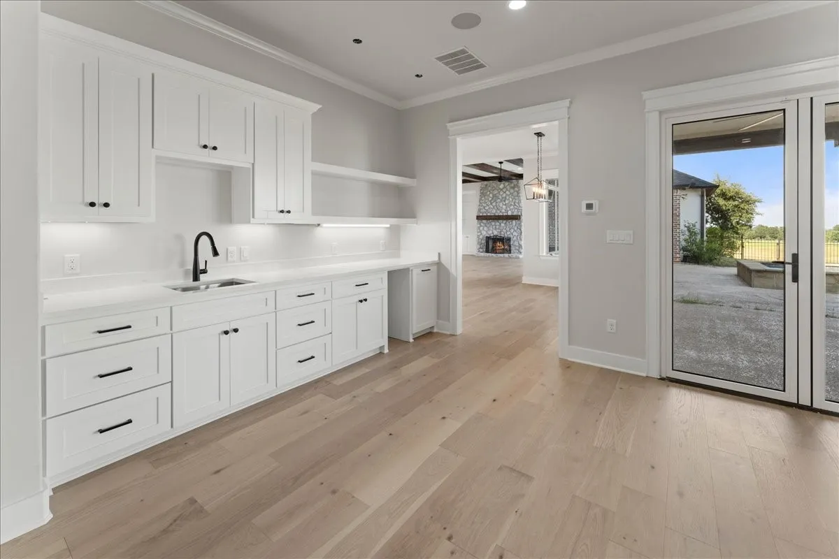 Single Family Residence For Sale in Smith County , 1442 County Road 313 E, Tyler, Texas 75706, 4 Bedrooms, 5 Bathrooms, 2 Garage spaces, 7,296 Sqft, built in 2007, Price $3,500,000, mls#21339856, Real Estate Agent in Tyler, Homes For Sale in Smith county, Homes For Sale in Tyler, Realtor in Tyler Texas, Real Estate Brokerage Independent Realty Texas, Luminita Cordes Realtor