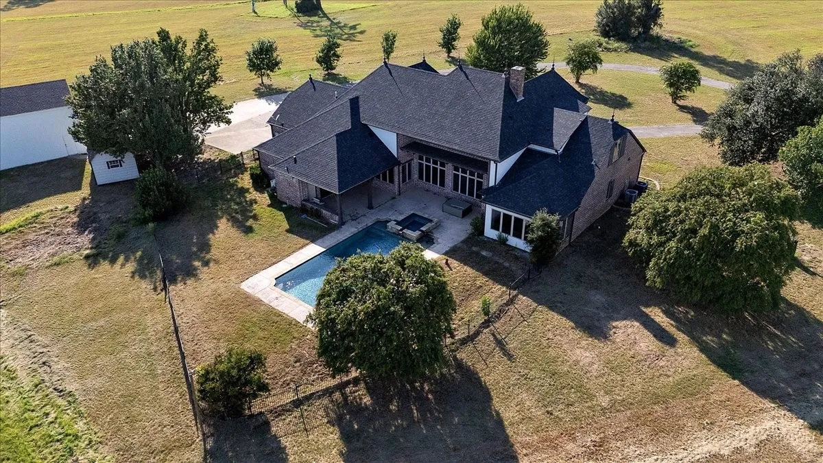 Single Family Residence For Sale in Smith County , 1442 County Road 313 E, Tyler, Texas 75706, 4 Bedrooms, 5 Bathrooms, 2 Garage spaces, 7,296 Sqft, built in 2007, Price $3,500,000, mls#21339856, Real Estate Agent in Tyler, Homes For Sale in Smith county, Homes For Sale in Tyler, Realtor in Tyler Texas, Real Estate Brokerage Independent Realty Texas, Luminita Cordes Realtor