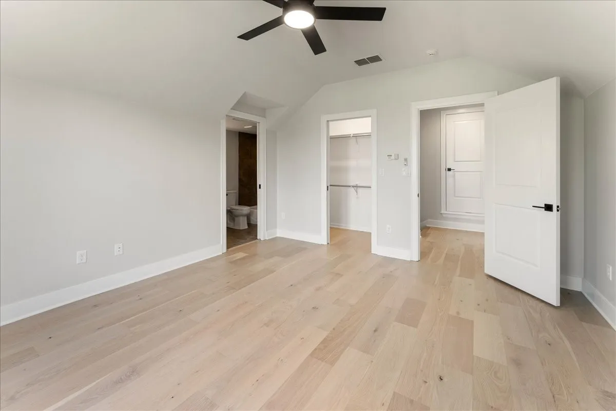 Single Family Residence For Sale in Smith County , 1442 County Road 313 E, Tyler, Texas 75706, 4 Bedrooms, 5 Bathrooms, 2 Garage spaces, 7,296 Sqft, built in 2007, Price $3,500,000, mls#21339856, Real Estate Agent in Tyler, Homes For Sale in Smith county, Homes For Sale in Tyler, Realtor in Tyler Texas, Real Estate Brokerage Independent Realty Texas, Luminita Cordes Realtor