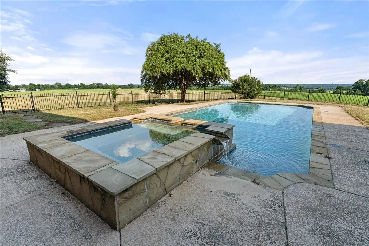 Single Family Residence For Sale in Smith County , 1442 County Road 313 E, Tyler, Texas 75706, 4 Bedrooms, 5 Bathrooms, 2 Garage spaces, 7,296 Sqft, built in 2007, Price $3,500,000, mls#21339856, Real Estate Agent in Tyler, Homes For Sale in Smith county, Homes For Sale in Tyler, Realtor in Tyler Texas, Real Estate Brokerage Independent Realty Texas, Luminita Cordes Realtor