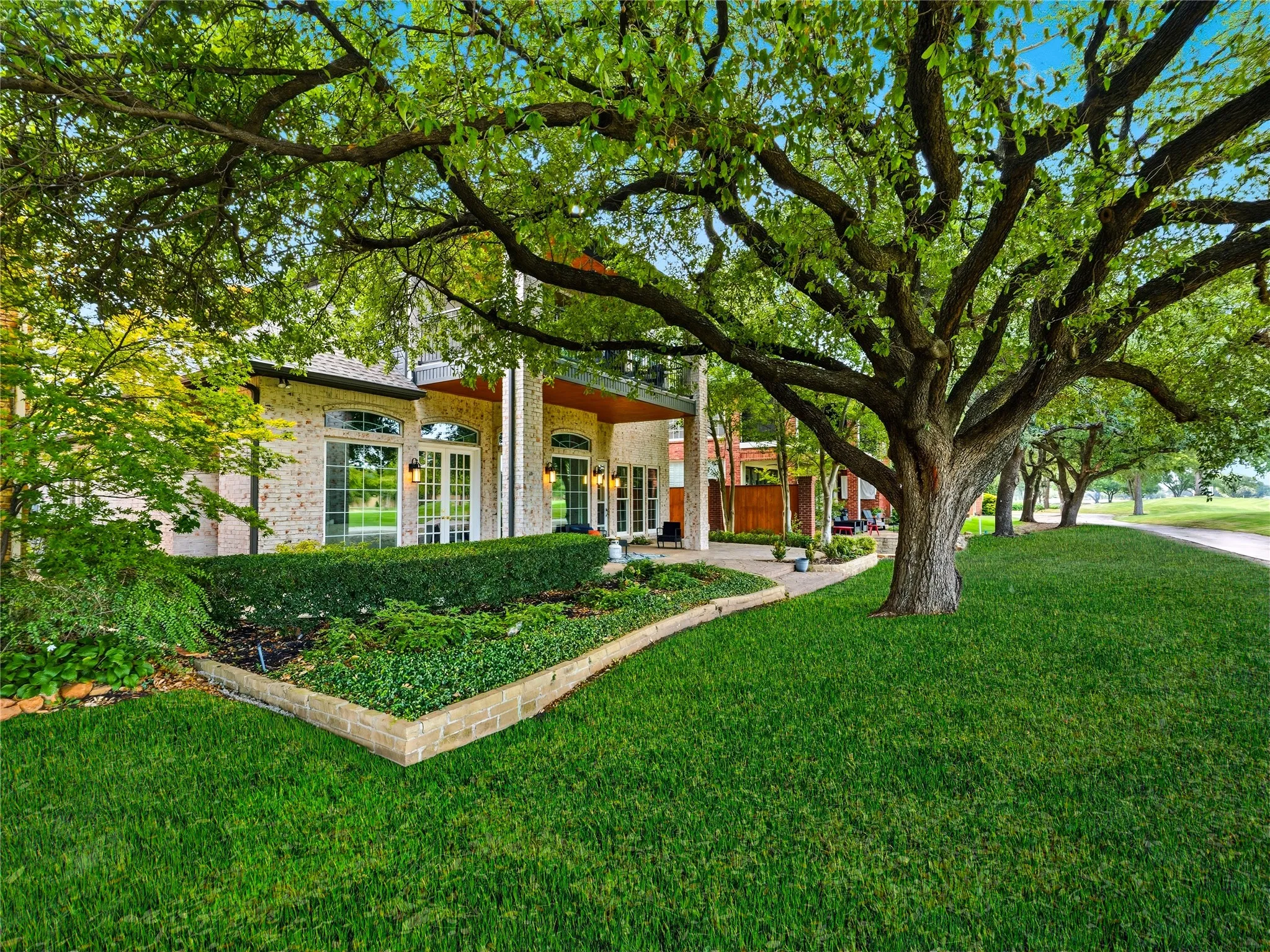 Single Family Residence For Sale in Dallas County , 5120 Briar Tree Drive, Dallas, Texas 75248, 4 Bedroom, 5 Bathroom, 2 Garage spaces, 4,683 Sqft, built in 1994, mls#21338086, Real Estate Agent in Dallas, Homes For Sale in Dallas county, Homes For Sale in Dallas, Realtor in Dallas Texas, Real Estate Brokerage Independent Realty Texas, Luminita Cordes Realtor