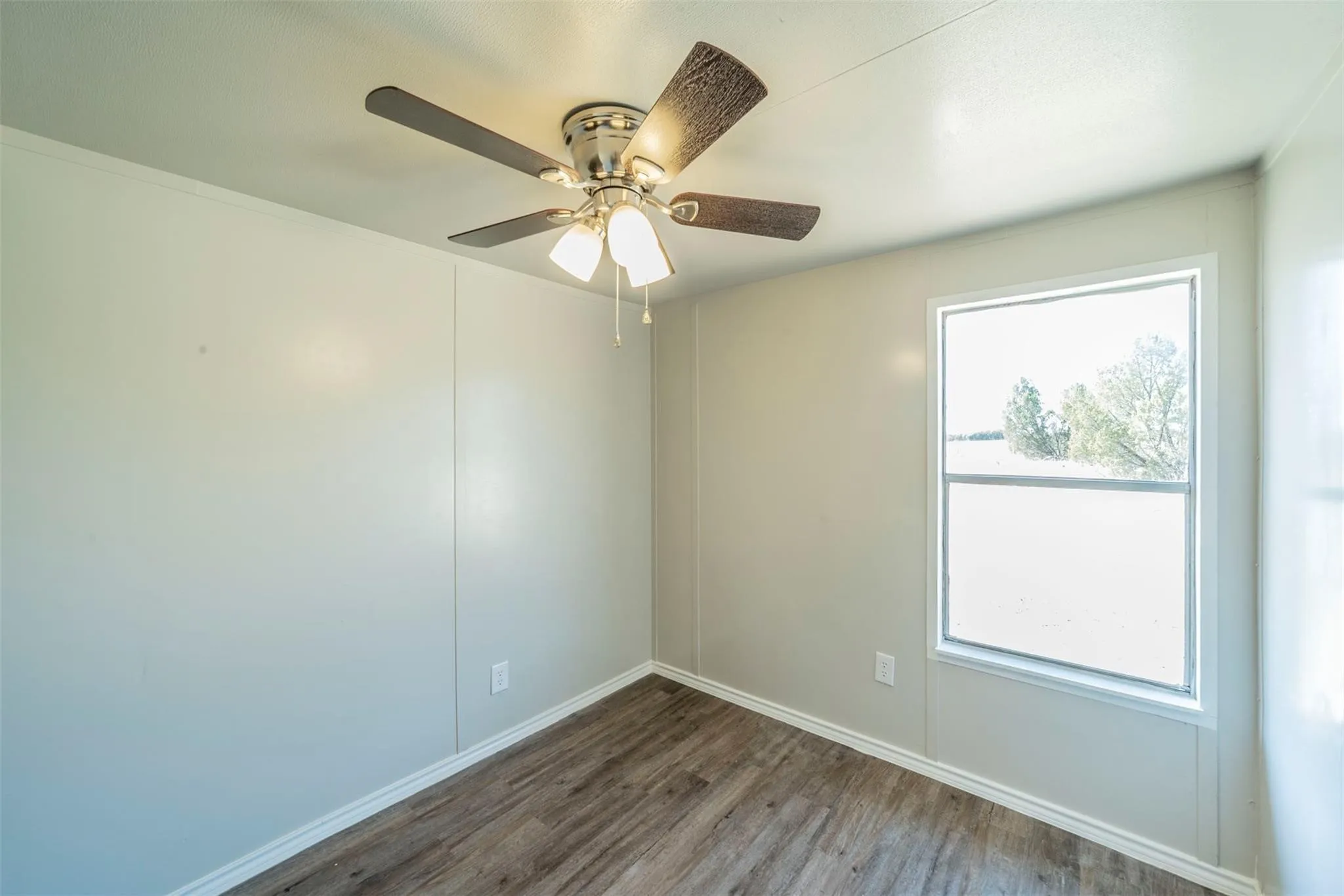Mobile Home For Rent in Hood County , 4329 Kaywood Drive, Granbury, Texas 76048, 2 Bedroom, 2 Bathroom, Garage spaces, 784 Sqft, built in 1985, mls#21339171, Real Estate Agent in Granbury, Homes For Rent in Hood county, Homes For Rent in Granbury, Realtor in Granbury Texas, Real Estate Brokerage Independent Realty Texas, Luminita Cordes Realtor