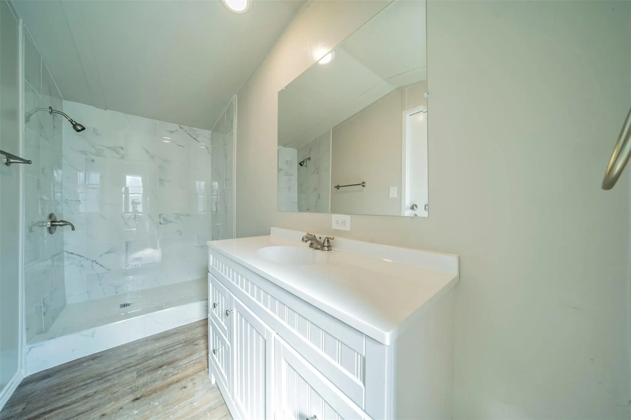 Mobile Home For Rent in Hood County , 4329 Kaywood Drive, Granbury, Texas 76048, 2 Bedroom, 2 Bathroom, Garage spaces, 784 Sqft, built in 1985, mls#21339171, Real Estate Agent in Granbury, Homes For Rent in Hood county, Homes For Rent in Granbury, Realtor in Granbury Texas, Real Estate Brokerage Independent Realty Texas, Luminita Cordes Realtor