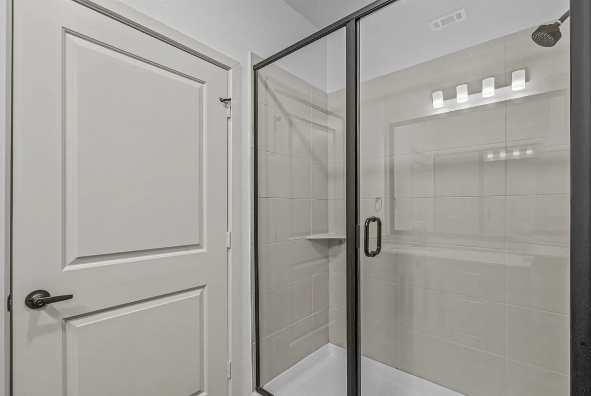 Apartment For Rent in Tarrant County , 3120 E Park Row Drive 2209, Arlington, Texas 76010, 1 Bedroom, 1 Bathroom, Garage spaces, 640 Sqft, built in 2022, mls#21339863, Real Estate Agent in Arlington, Homes For Rent in Tarrant county, Homes For Rent in Arlington, Realtor in Arlington Texas, Real Estate Brokerage Independent Realty Texas, Luminita Cordes Realtor