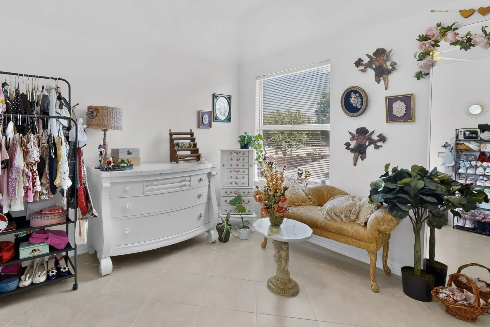 Single Family Residence For Sale in Collin County , 6651 Canterbury Drive, Frisco, Texas 75035, 5 Bedroom, 3 Bathroom, 2 Garage spaces, 2,672 Sqft, built in 2000, mls#21337505, Real Estate Agent in Frisco, Homes For Sale in Collin county, Homes For Sale in Frisco, Realtor in Frisco Texas, Real Estate Brokerage Independent Realty Texas, Luminita Cordes Realtor