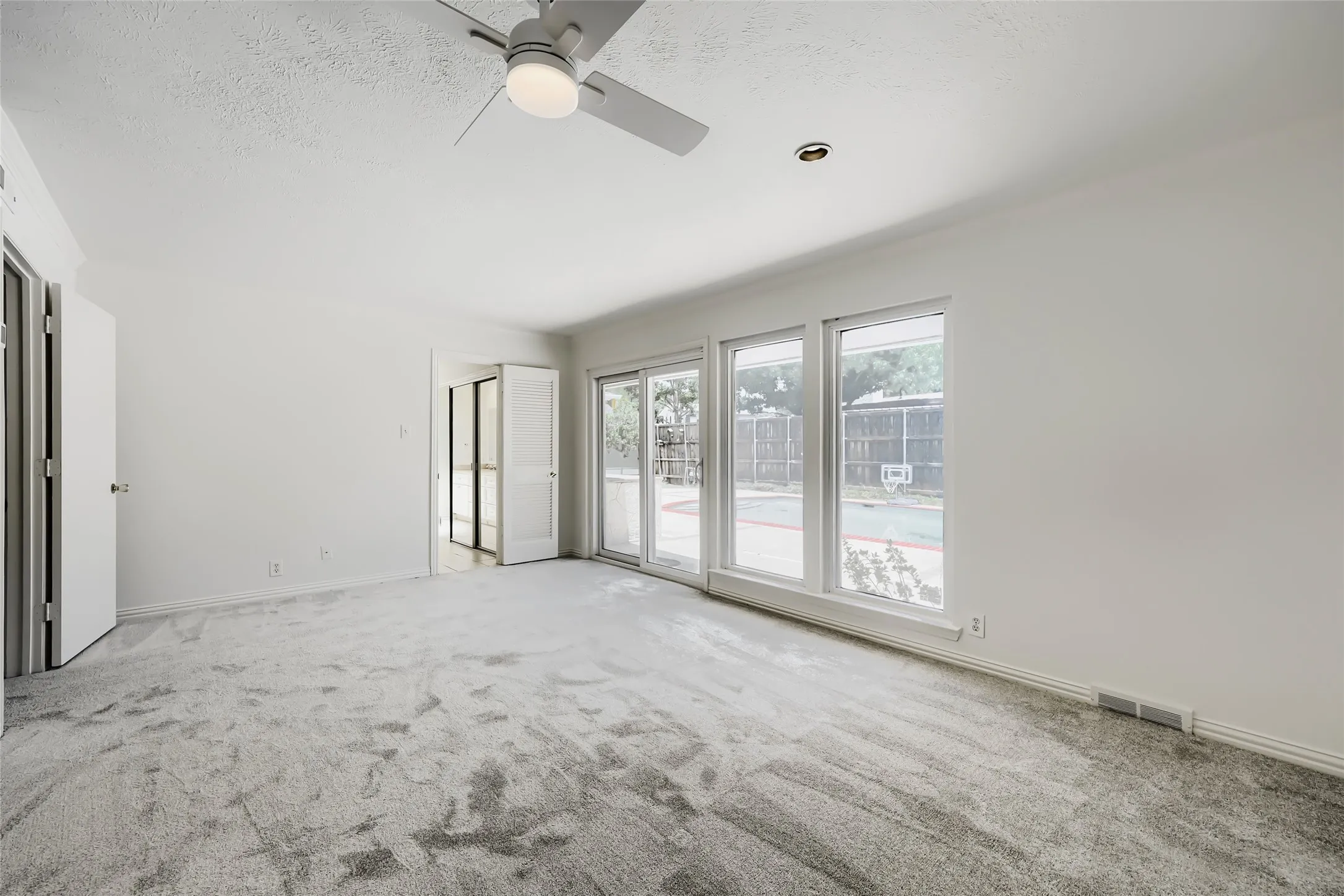 Single Family Residence For Sale in Dallas County , 11608 Sonnet Drive, Dallas, Texas 75229, 3 Bedroom, 3 Bathroom, 2 Garage spaces, 2,752 Sqft, built in 1959, mls#21180981, Real Estate Agent in Dallas, Homes For Sale in Dallas county, Homes For Sale in Dallas, Realtor in Dallas Texas, Real Estate Brokerage Independent Realty Texas, Luminita Cordes Realtor