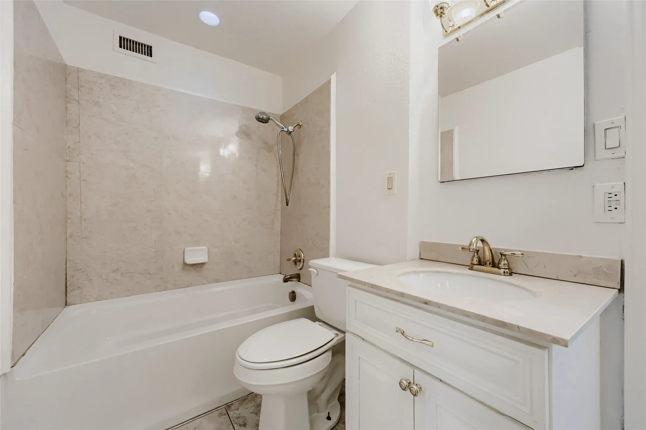 Single Family Residence For Sale in Dallas County , 11608 Sonnet Drive, Dallas, Texas 75229, 3 Bedroom, 3 Bathroom, 2 Garage spaces, 2,752 Sqft, built in 1959, mls#21180981, Real Estate Agent in Dallas, Homes For Sale in Dallas county, Homes For Sale in Dallas, Realtor in Dallas Texas, Real Estate Brokerage Independent Realty Texas, Luminita Cordes Realtor