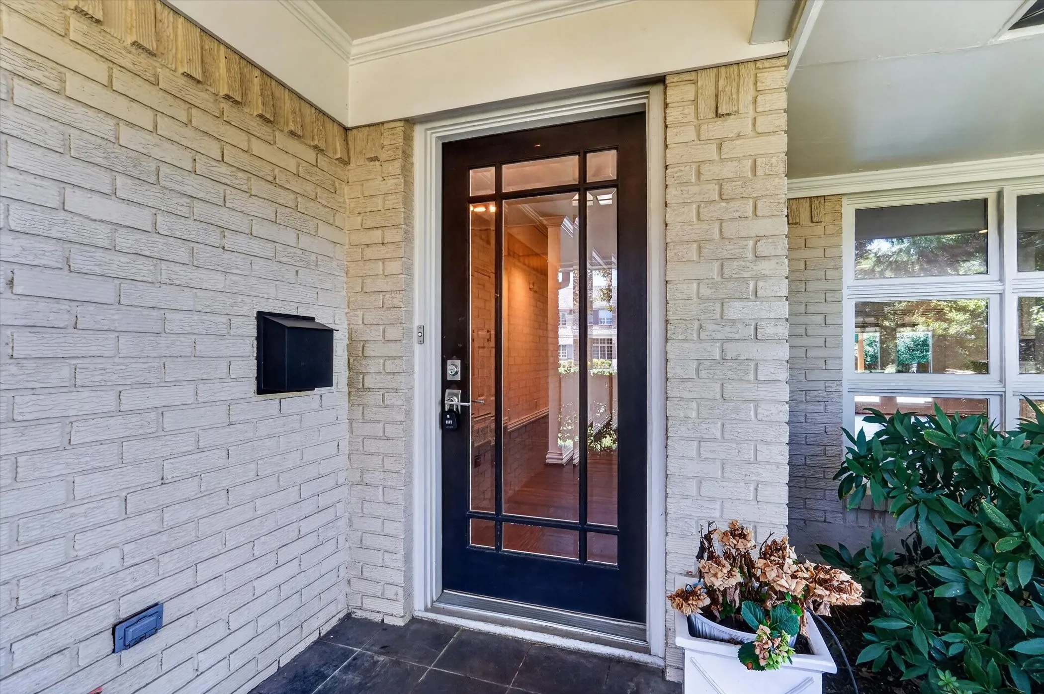 Single Family Residence For Rent in Dallas County , 5804 Norway Road, Dallas, Texas 75230, 3 Bedroom, 3 Bathroom, 2 Garage spaces, 2,709 Sqft, built in 1954, mls#21338802, Real Estate Agent in Dallas, Homes For Rent in Dallas county, Homes For Rent in Dallas, Realtor in Dallas Texas, Real Estate Brokerage Independent Realty Texas, Luminita Cordes Realtor