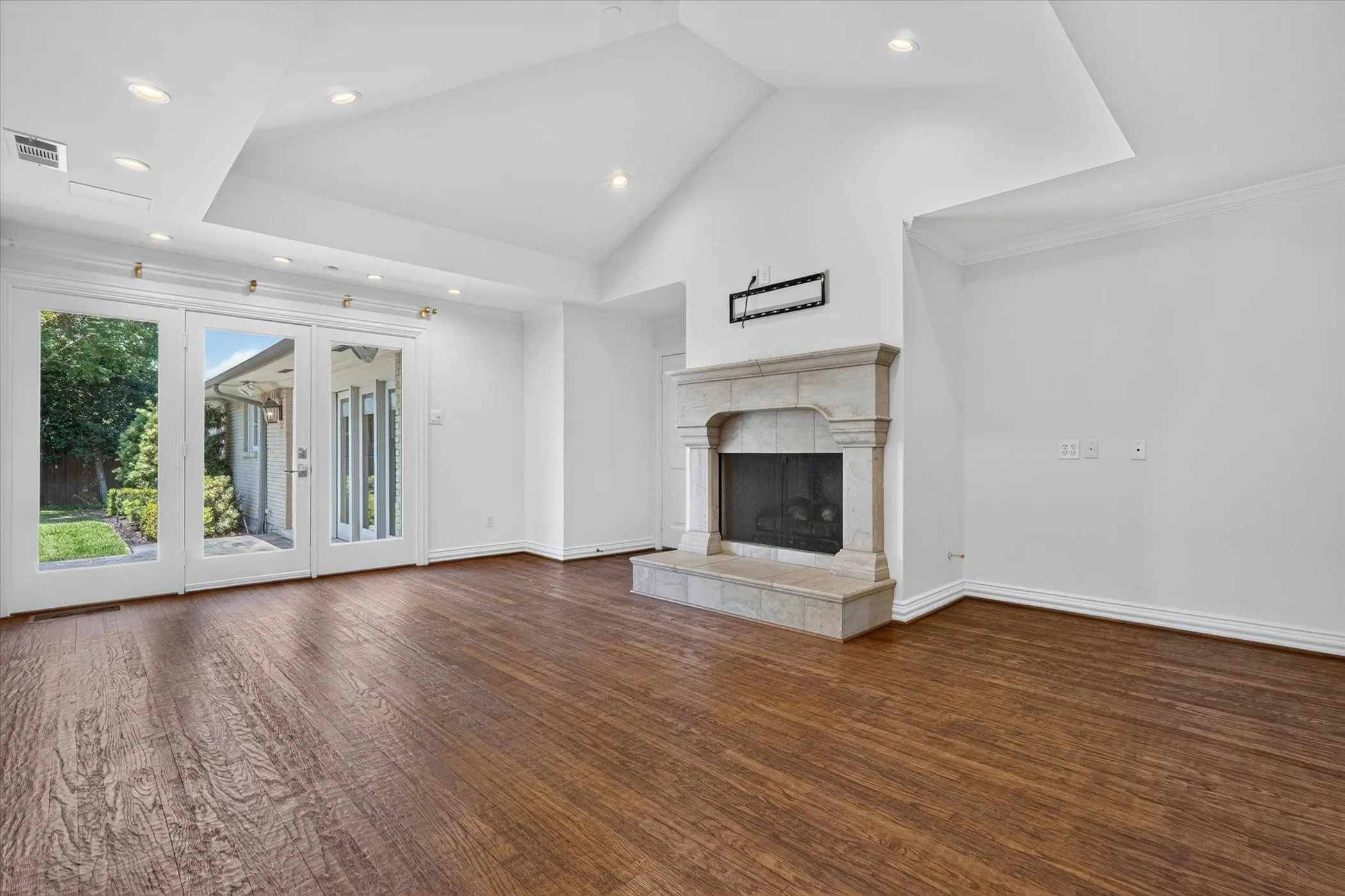 Single Family Residence For Rent in Dallas County , 5804 Norway Road, Dallas, Texas 75230, 3 Bedroom, 3 Bathroom, 2 Garage spaces, 2,709 Sqft, built in 1954, mls#21338802, Real Estate Agent in Dallas, Homes For Rent in Dallas county, Homes For Rent in Dallas, Realtor in Dallas Texas, Real Estate Brokerage Independent Realty Texas, Luminita Cordes Realtor