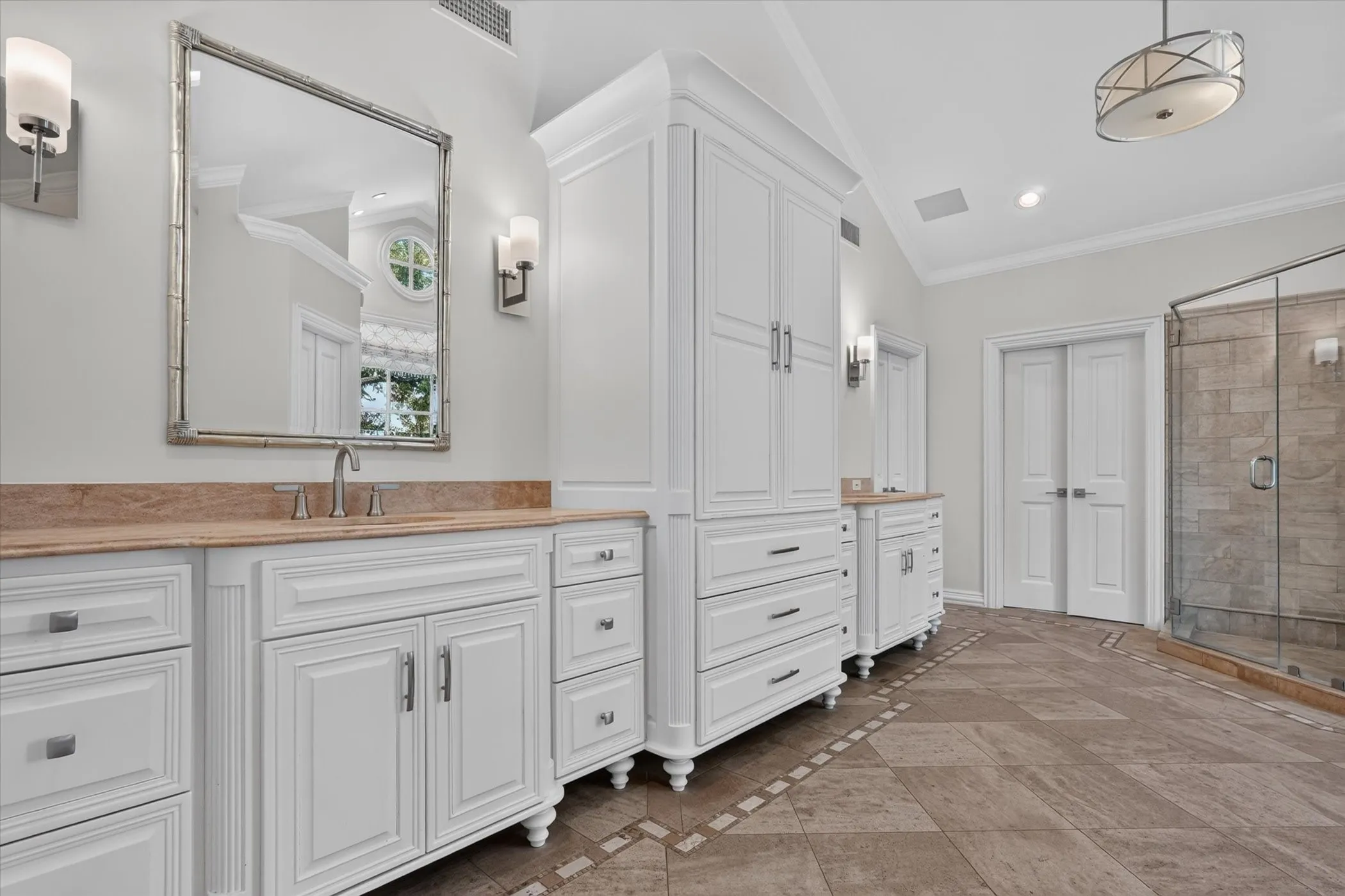 Single Family Residence For Rent in Dallas County , 5804 Norway Road, Dallas, Texas 75230, 3 Bedroom, 3 Bathroom, 2 Garage spaces, 2,709 Sqft, built in 1954, mls#21338802, Real Estate Agent in Dallas, Homes For Rent in Dallas county, Homes For Rent in Dallas, Realtor in Dallas Texas, Real Estate Brokerage Independent Realty Texas, Luminita Cordes Realtor