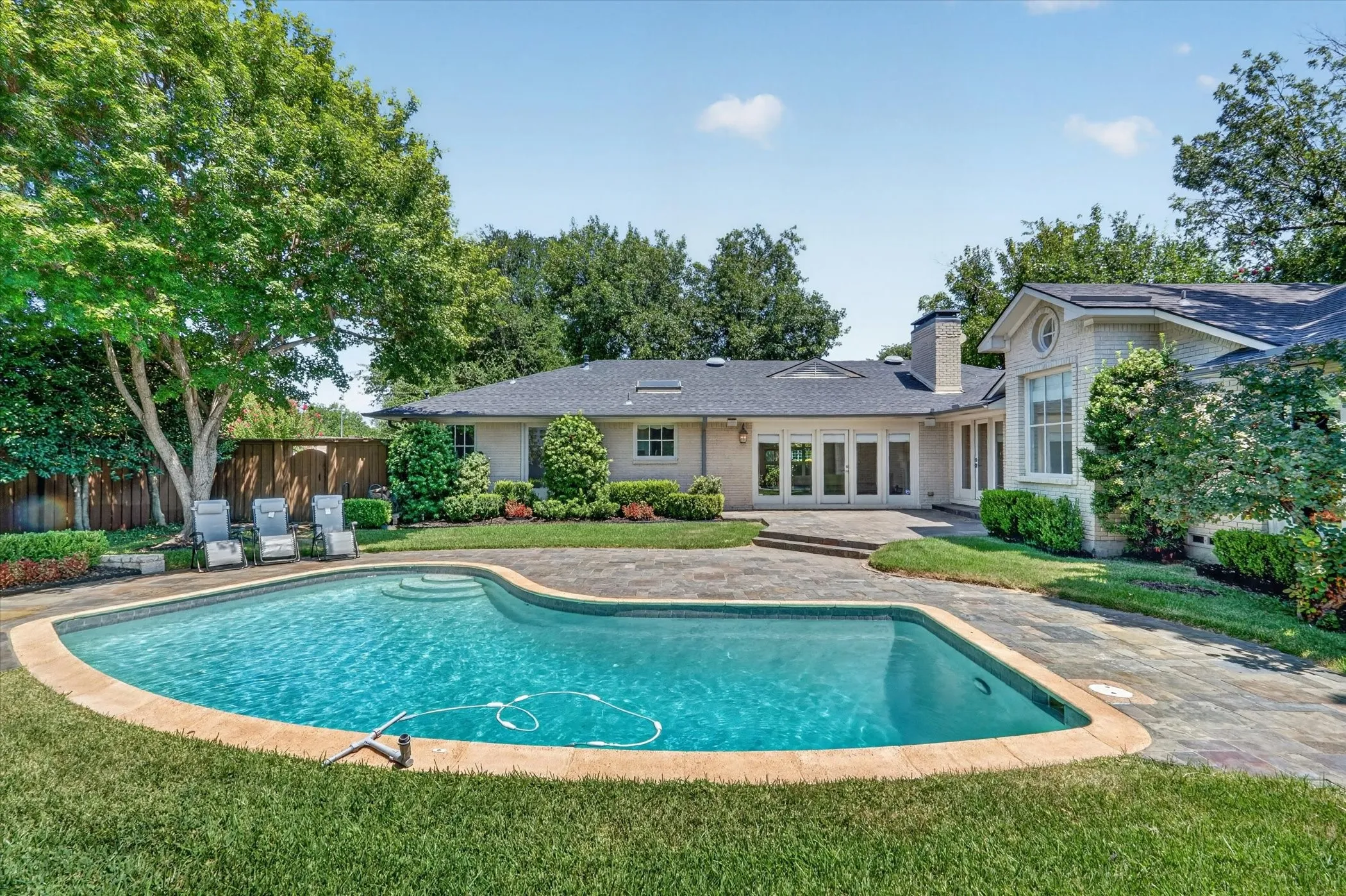 Single Family Residence For Rent in Dallas County , 5804 Norway Road, Dallas, Texas 75230, 3 Bedroom, 3 Bathroom, 2 Garage spaces, 2,709 Sqft, built in 1954, mls#21338802, Real Estate Agent in Dallas, Homes For Rent in Dallas county, Homes For Rent in Dallas, Realtor in Dallas Texas, Real Estate Brokerage Independent Realty Texas, Luminita Cordes Realtor