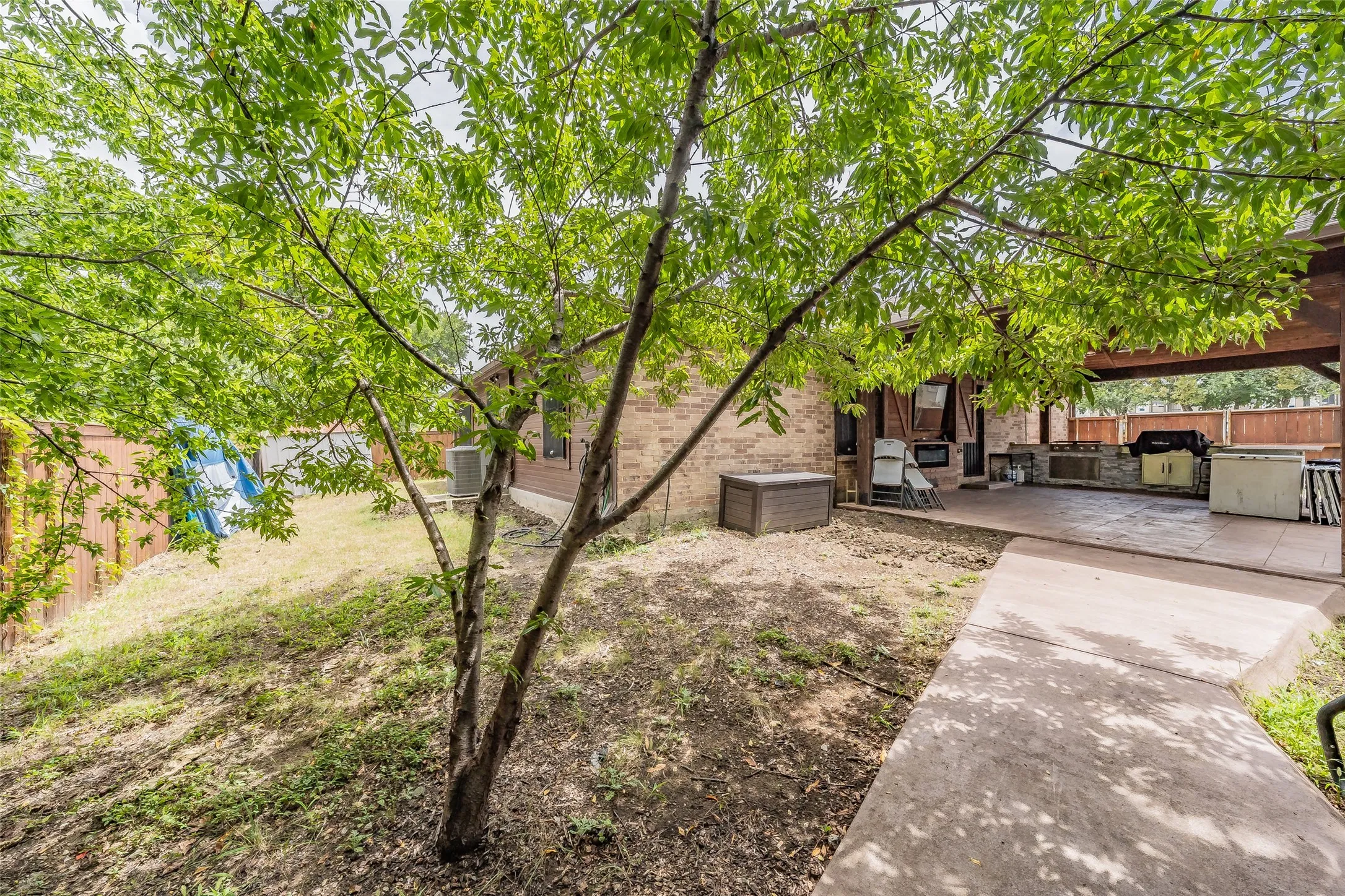 Single Family Residence For Sale in Dallas County , 8015 Leigh Ann Drive, Dallas, Texas 75232, 4 Bedroom, 2 Bathroom, 2 Garage spaces, 1,461 Sqft, built in 2008, mls#21339009, Real Estate Agent in Dallas, Homes For Sale in Dallas county, Homes For Sale in Dallas, Realtor in Dallas Texas, Real Estate Brokerage Independent Realty Texas, Luminita Cordes Realtor