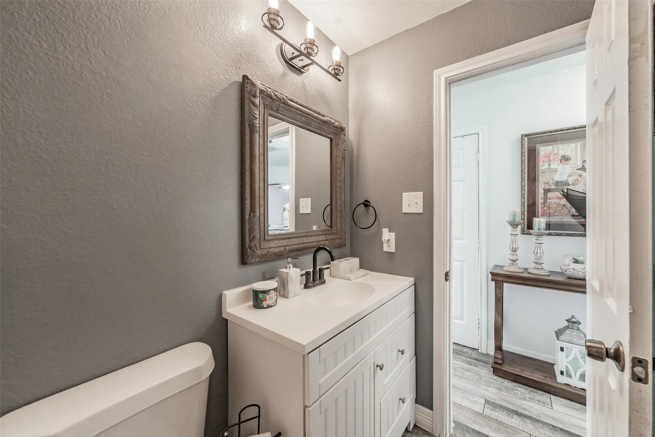 Single Family Residence For Sale in Dallas County , 8015 Leigh Ann Drive, Dallas, Texas 75232, 4 Bedroom, 2 Bathroom, 2 Garage spaces, 1,461 Sqft, built in 2008, mls#21339009, Real Estate Agent in Dallas, Homes For Sale in Dallas county, Homes For Sale in Dallas, Realtor in Dallas Texas, Real Estate Brokerage Independent Realty Texas, Luminita Cordes Realtor