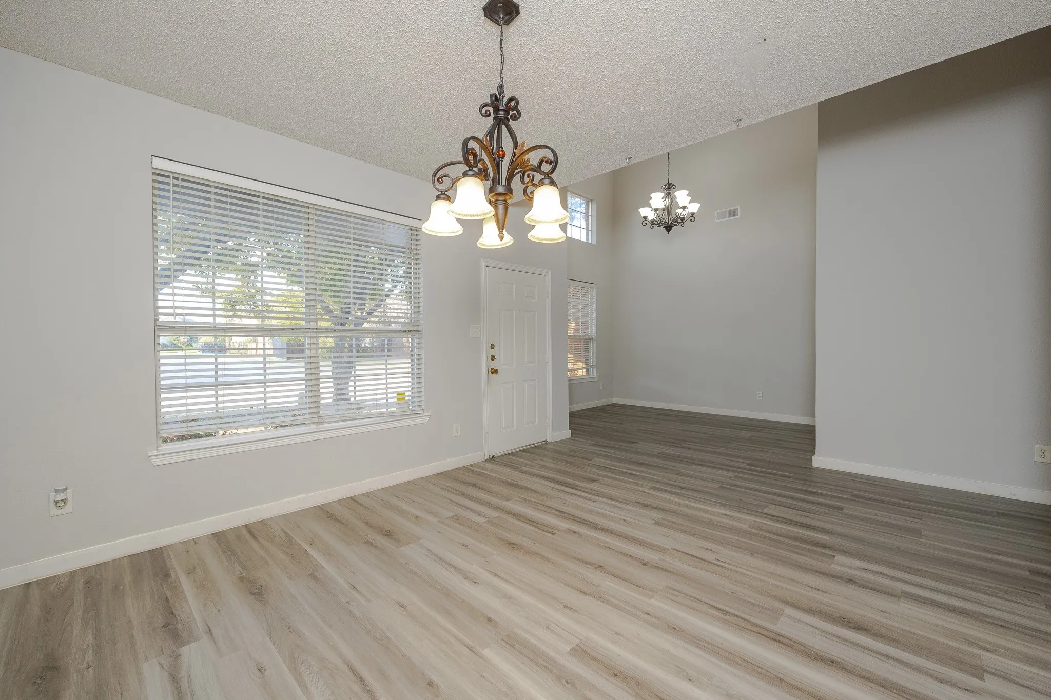 Single Family Residence For Rent in Collin County , 12475 Cajun Drive, Frisco, Texas 75035, 4 Bedroom, 3 Bathroom, 2 Garage spaces, 2,334 Sqft, built in 2001, mls#21339806, Real Estate Agent in Frisco, Homes For Rent in Collin county, Homes For Rent in Frisco, Realtor in Frisco Texas, Real Estate Brokerage Independent Realty Texas, Luminita Cordes Realtor