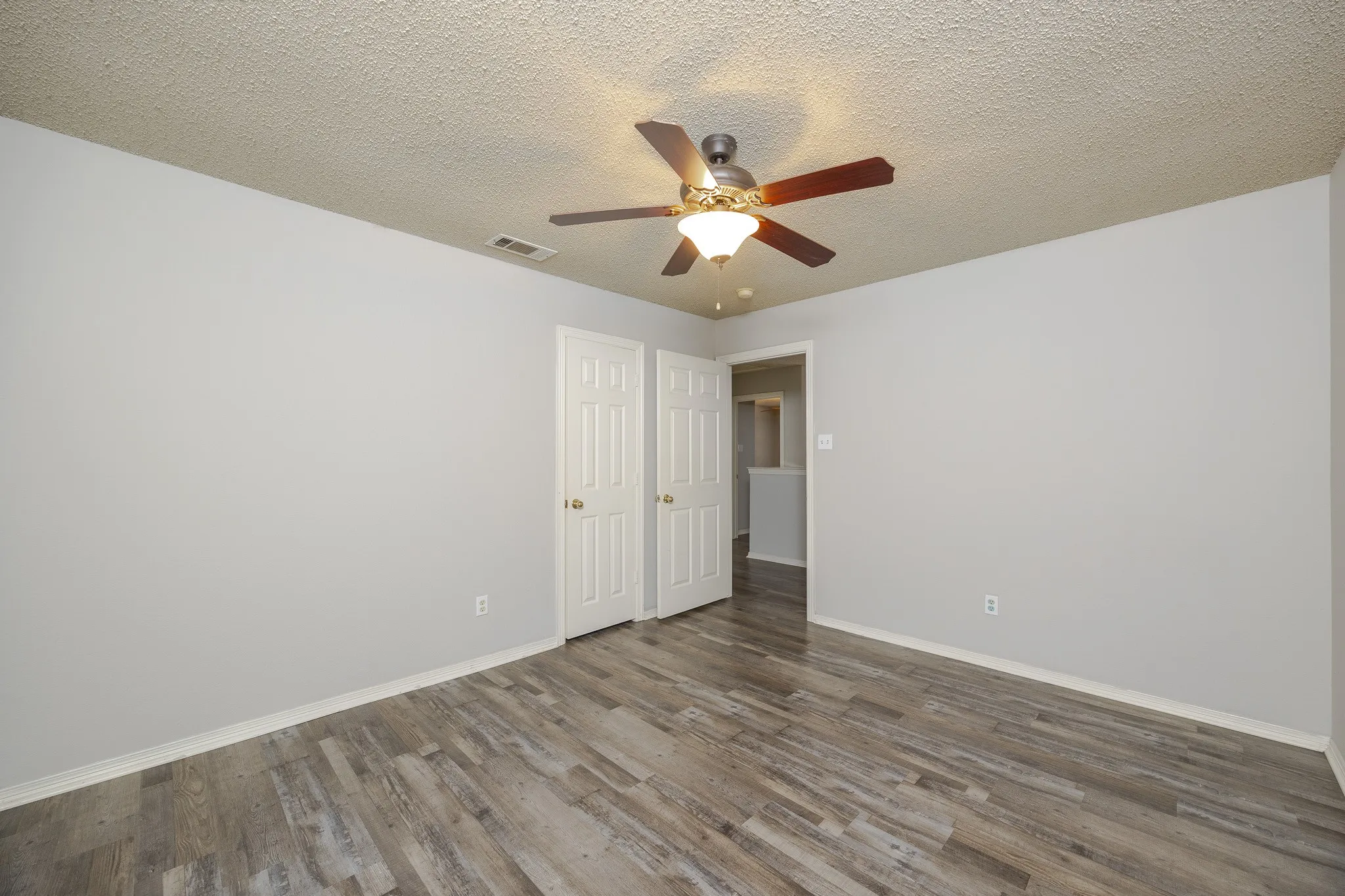 Single Family Residence For Rent in Collin County , 12475 Cajun Drive, Frisco, Texas 75035, 4 Bedroom, 3 Bathroom, 2 Garage spaces, 2,334 Sqft, built in 2001, mls#21339806, Real Estate Agent in Frisco, Homes For Rent in Collin county, Homes For Rent in Frisco, Realtor in Frisco Texas, Real Estate Brokerage Independent Realty Texas, Luminita Cordes Realtor