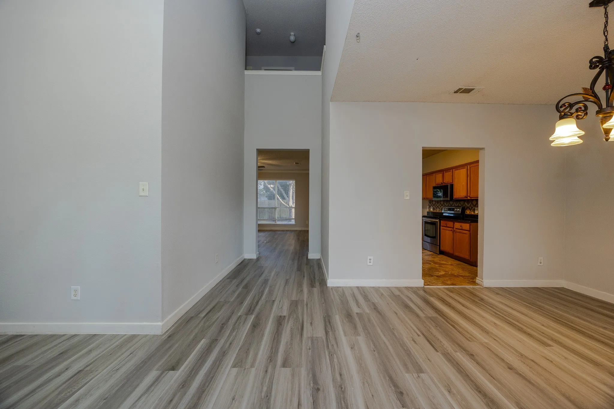 Single Family Residence For Rent in Collin County , 12475 Cajun Drive, Frisco, Texas 75035, 4 Bedroom, 3 Bathroom, 2 Garage spaces, 2,334 Sqft, built in 2001, mls#21339806, Real Estate Agent in Frisco, Homes For Rent in Collin county, Homes For Rent in Frisco, Realtor in Frisco Texas, Real Estate Brokerage Independent Realty Texas, Luminita Cordes Realtor