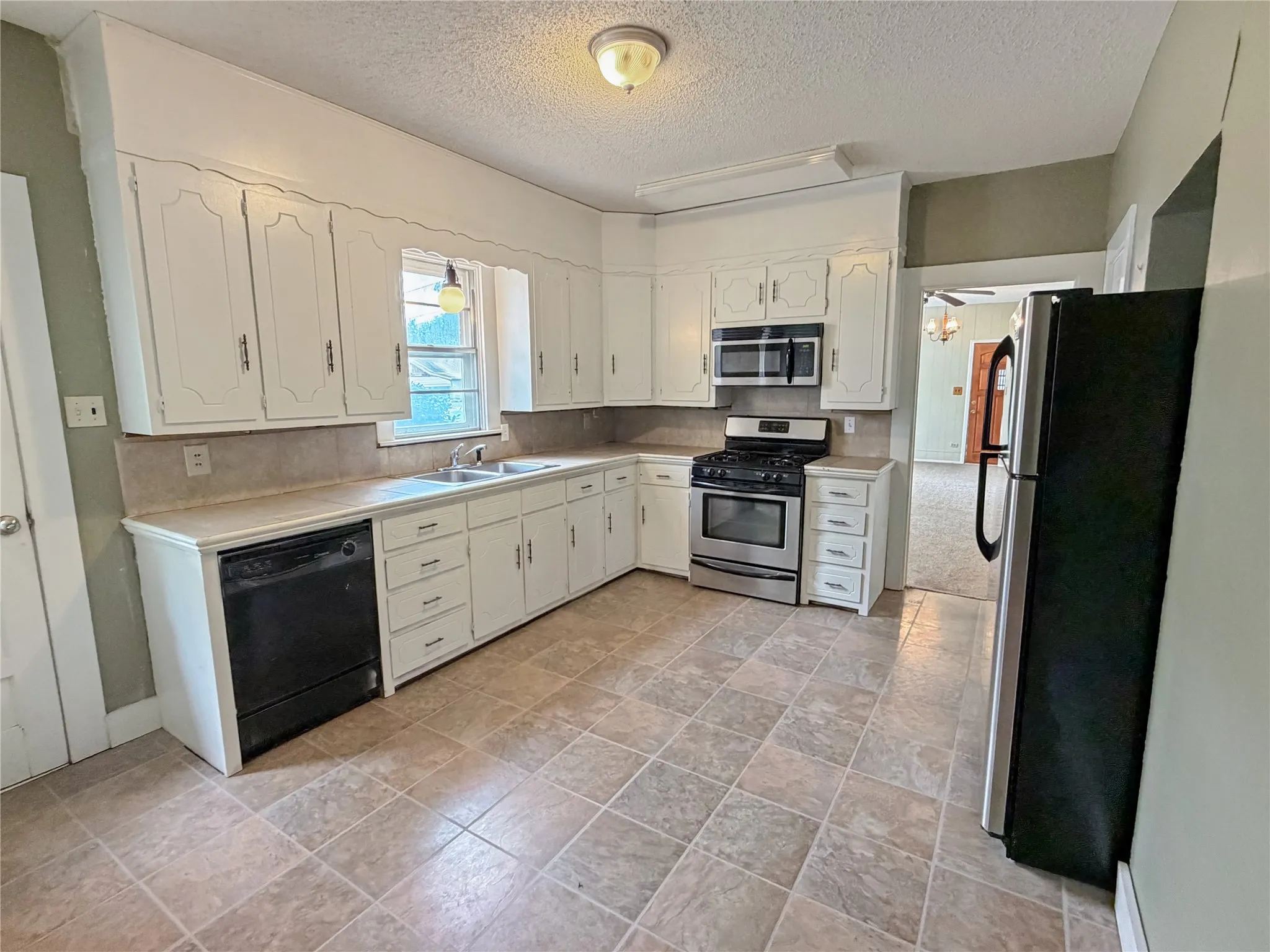Single Family Residence For Sale in Eastland County , 112 Garvin Street, Eastland, Texas 76448, 3 Bedroom, 2 Bathroom, Garage spaces, 1,352 Sqft, built in 1940, mls#21334231, Real Estate Agent in Eastland, Homes For Sale in Eastland county, Homes For Sale in Eastland, Realtor in Eastland Texas, Real Estate Brokerage Independent Realty Texas, Luminita Cordes Realtor