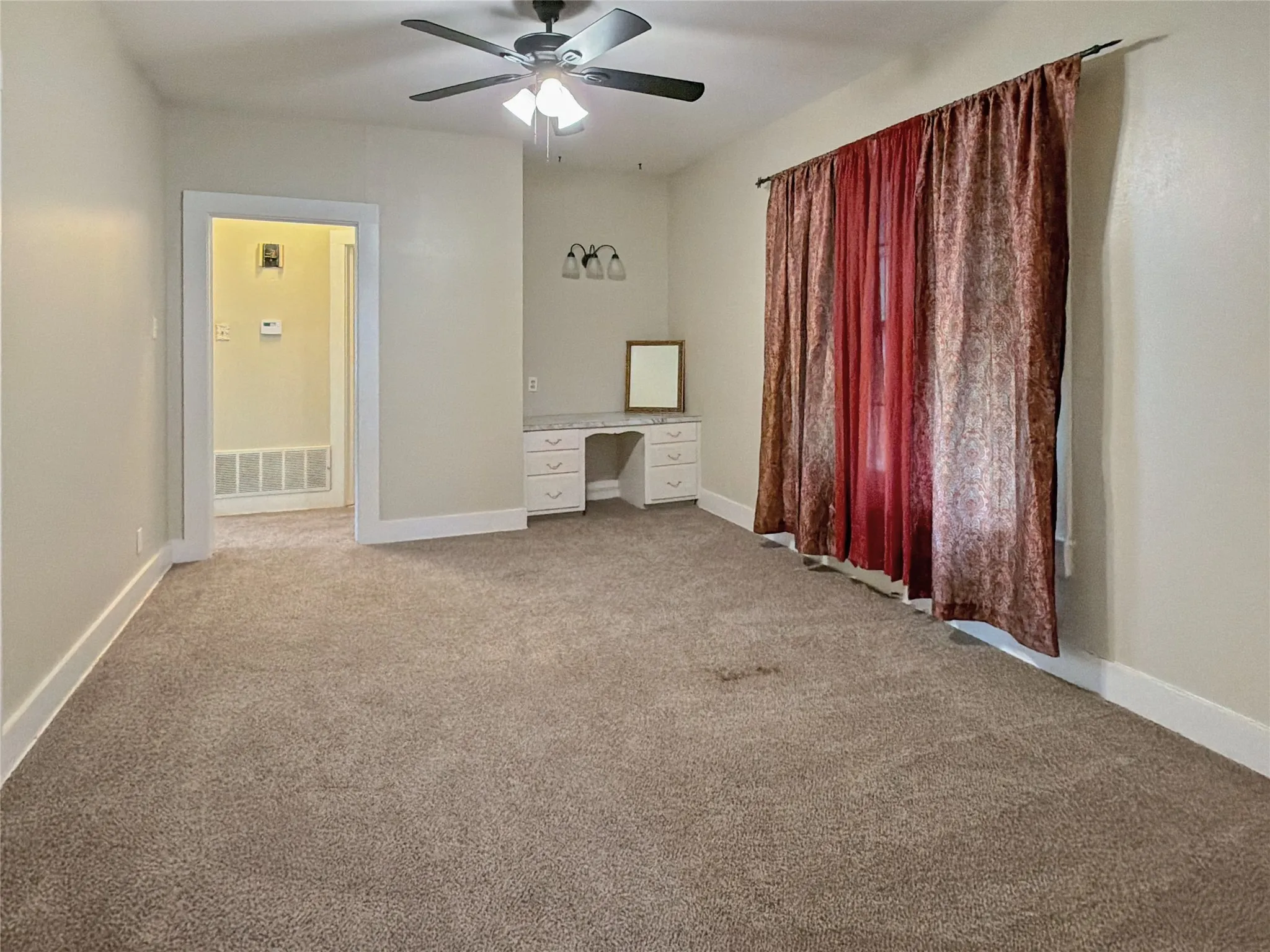 Single Family Residence For Sale in Eastland County , 112 Garvin Street, Eastland, Texas 76448, 3 Bedroom, 2 Bathroom, Garage spaces, 1,352 Sqft, built in 1940, mls#21334231, Real Estate Agent in Eastland, Homes For Sale in Eastland county, Homes For Sale in Eastland, Realtor in Eastland Texas, Real Estate Brokerage Independent Realty Texas, Luminita Cordes Realtor